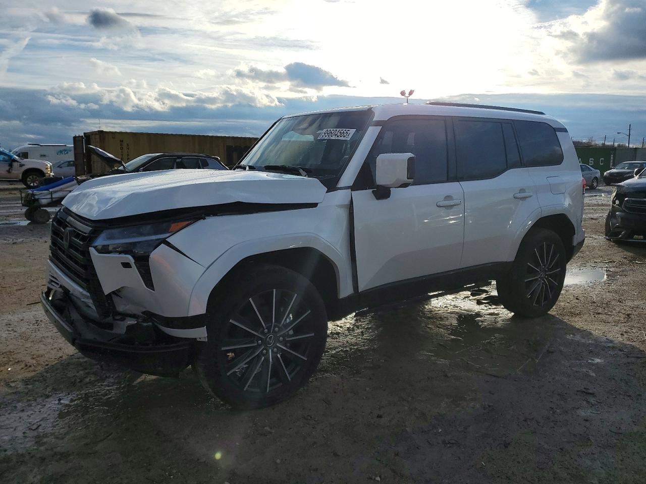 2025 Lexus GX 550 Luxury+, VIN JTJVBCDX6S5058996 — Перед