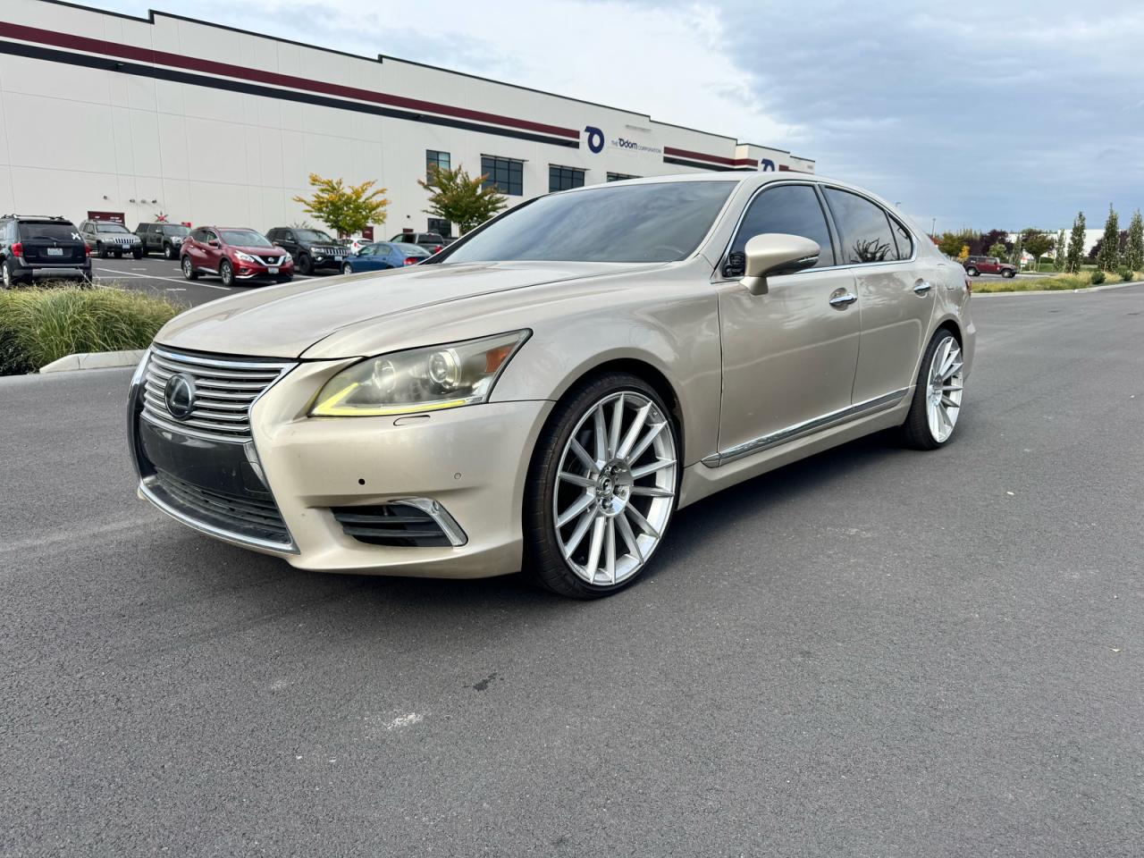 2017 Lexus LS 460, VIN JTHBL5EF2H5143975 — Prior damage history