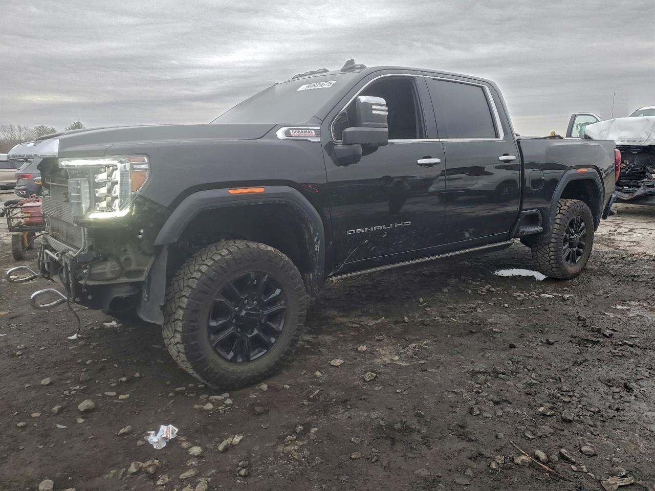 2021 GMC Sierra 2500HD Denali, VIN 1GT49REY4MF167099 — Front end