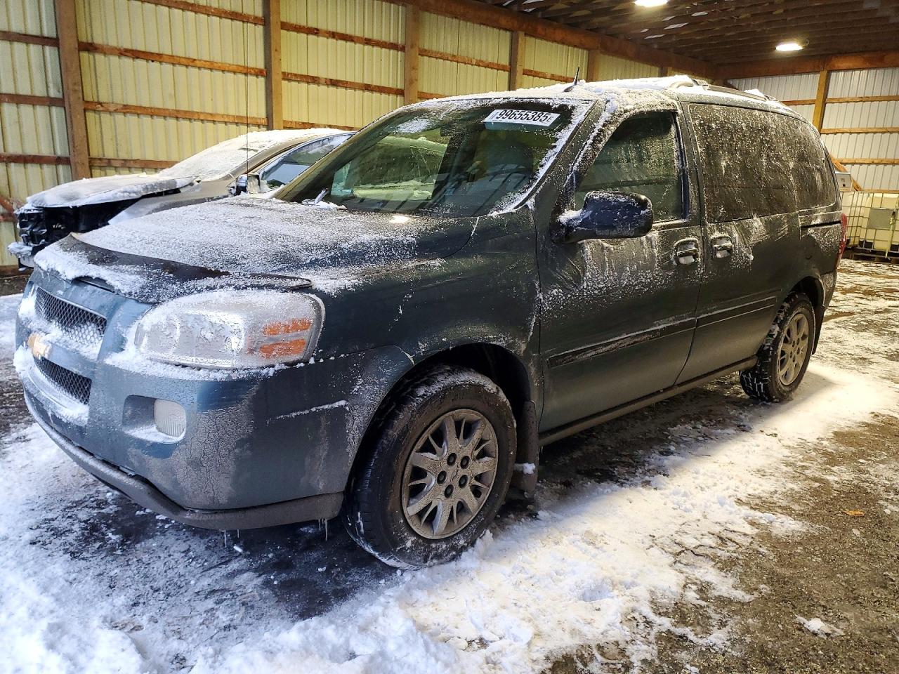 2005 Chevrolet Uplander, VIN 1GNDU03L75D304025 — Front end