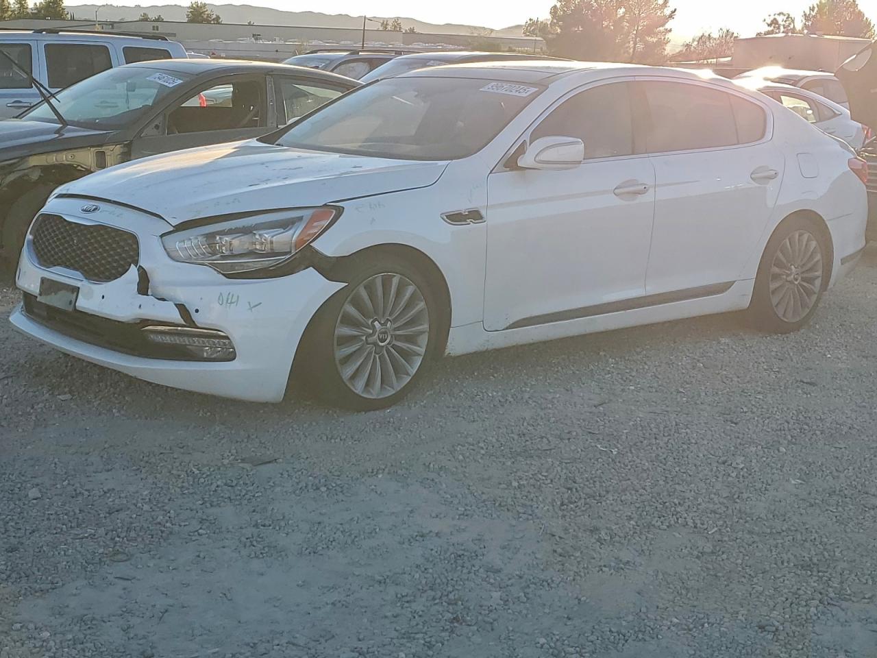 2015 Kia K900 Luxury, VIN KNALW4D45F6018092 — Front end