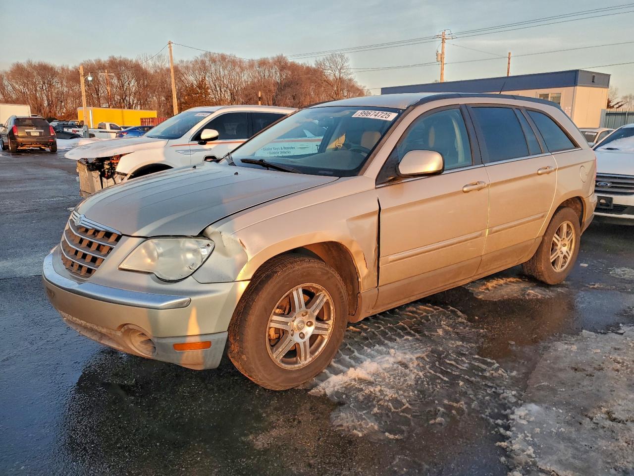 2007 Chrysler Pacifica Touring, VIN 2A8GM68XX7R350767 — Front end