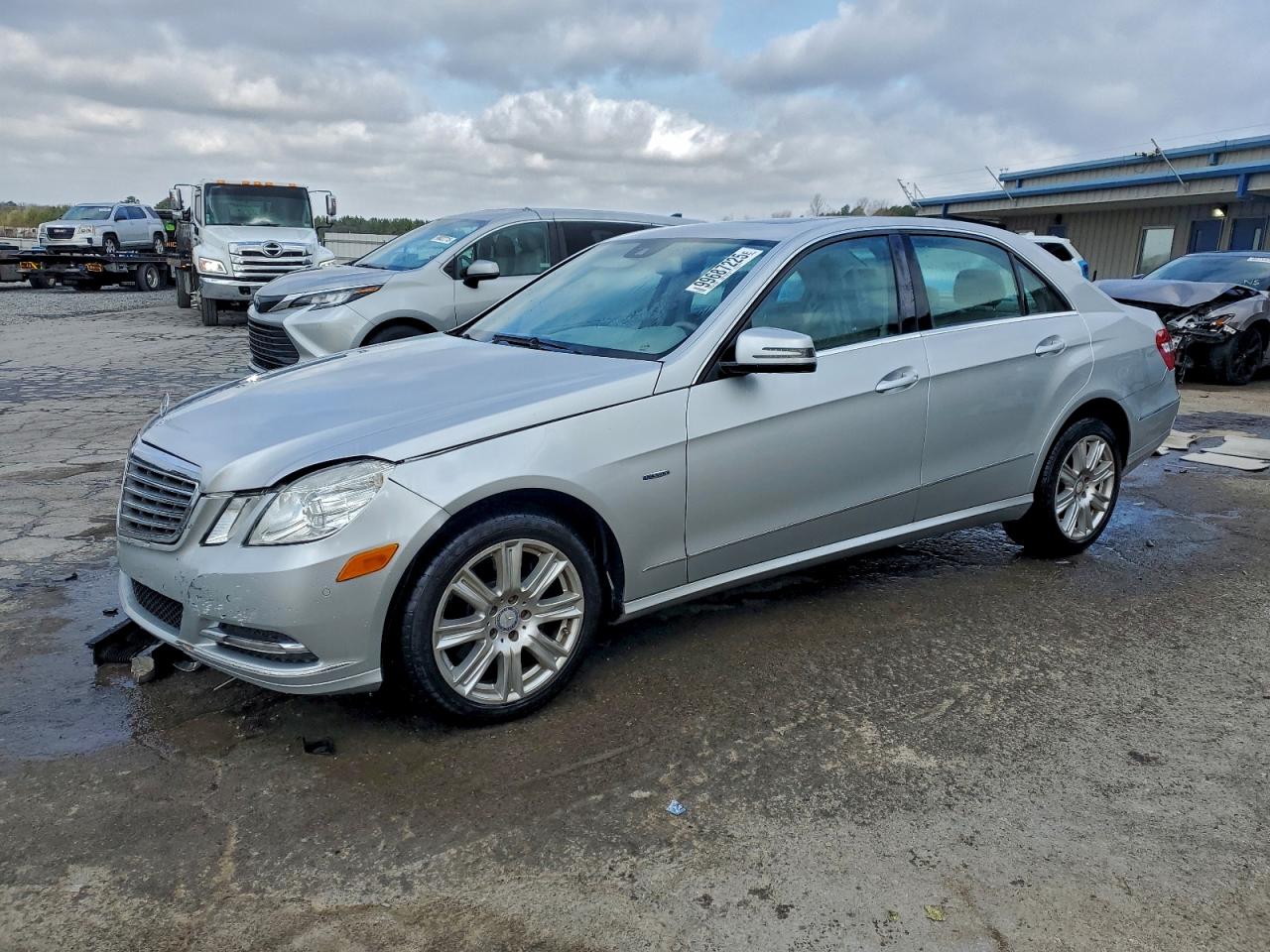 2012 Mercedes-Benz E 350 Sport, VIN WDDHF5KB2CA592406 — Front end
