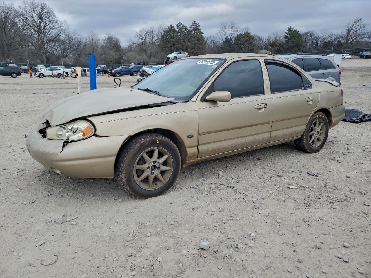 2000 Ford Contour SE Fleet, VIN 1FAFP66L5YK126158 — Front end