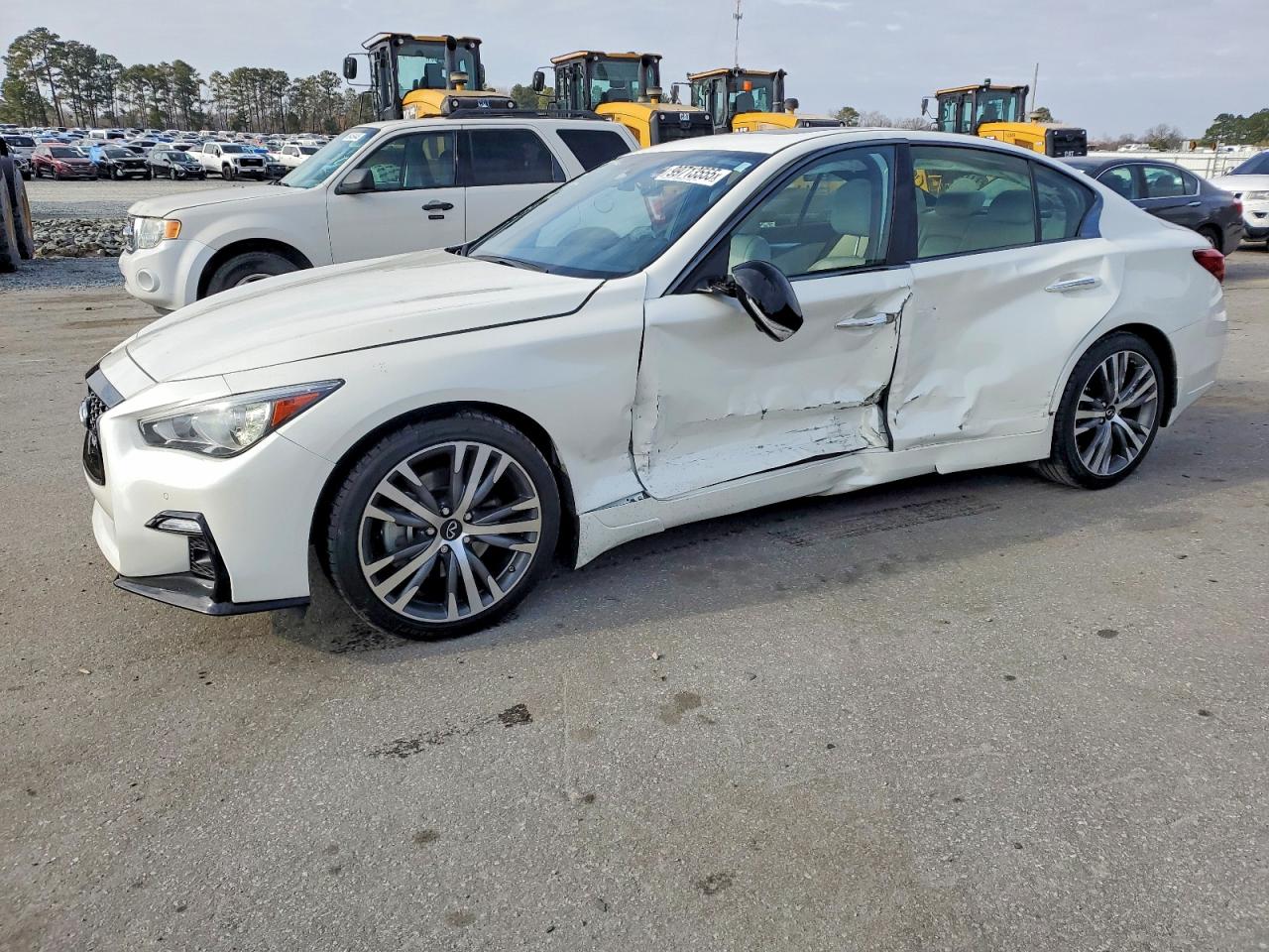 2023 Infiniti Q50 Sensory, VIN JN1EV7CP8PM512667 — Бок