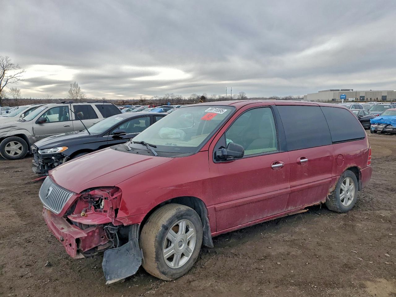 2005 Mercury Monterey Convenience, VIN 2MRZA21245BJ05398 — Front end