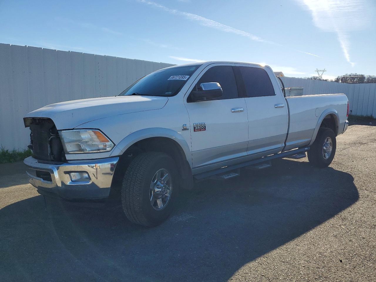 2012 Ram 3500 Laramie, VIN 3C63D3JL0CG325444 — Front end