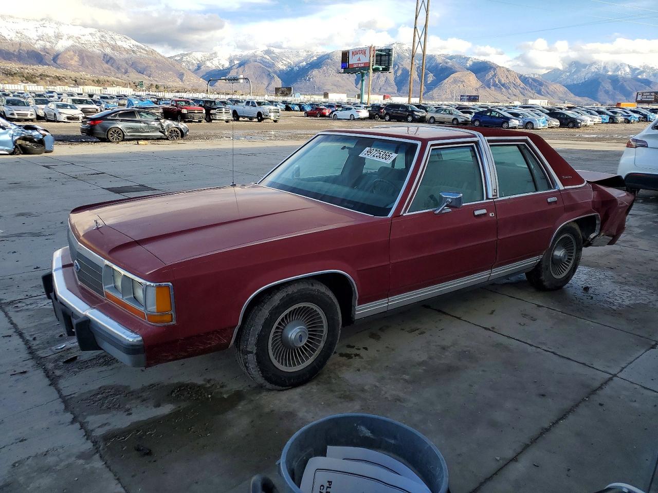 1990 Ford Crown Victoria, VIN 2FACP74F7LX173266 — Rear end