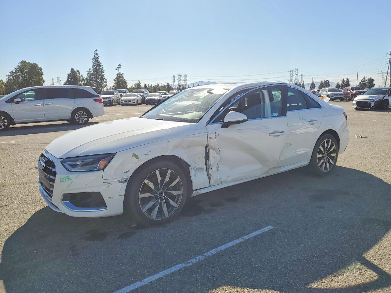 2022 Audi A4 Premium, VIN WAUABAF4XNN003364 — Бок