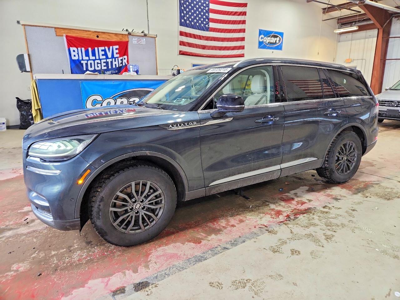 2022 Lincoln Aviator Reserve, VIN 5LM5J7XC7NGL13209 — Minor dents and scratches