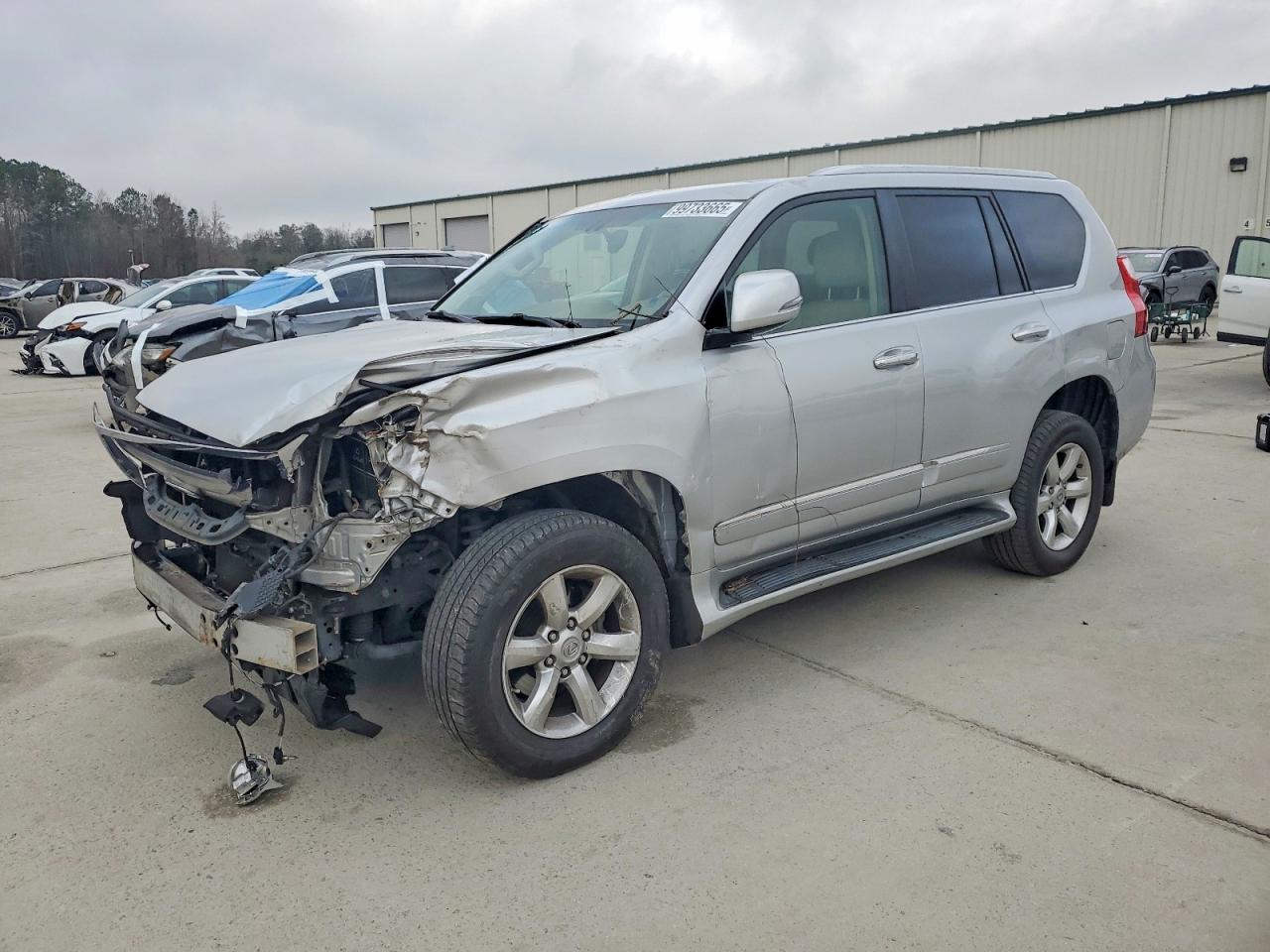 2011 Lexus GX 460, VIN JTJBM7FX2B5028122 — Front end