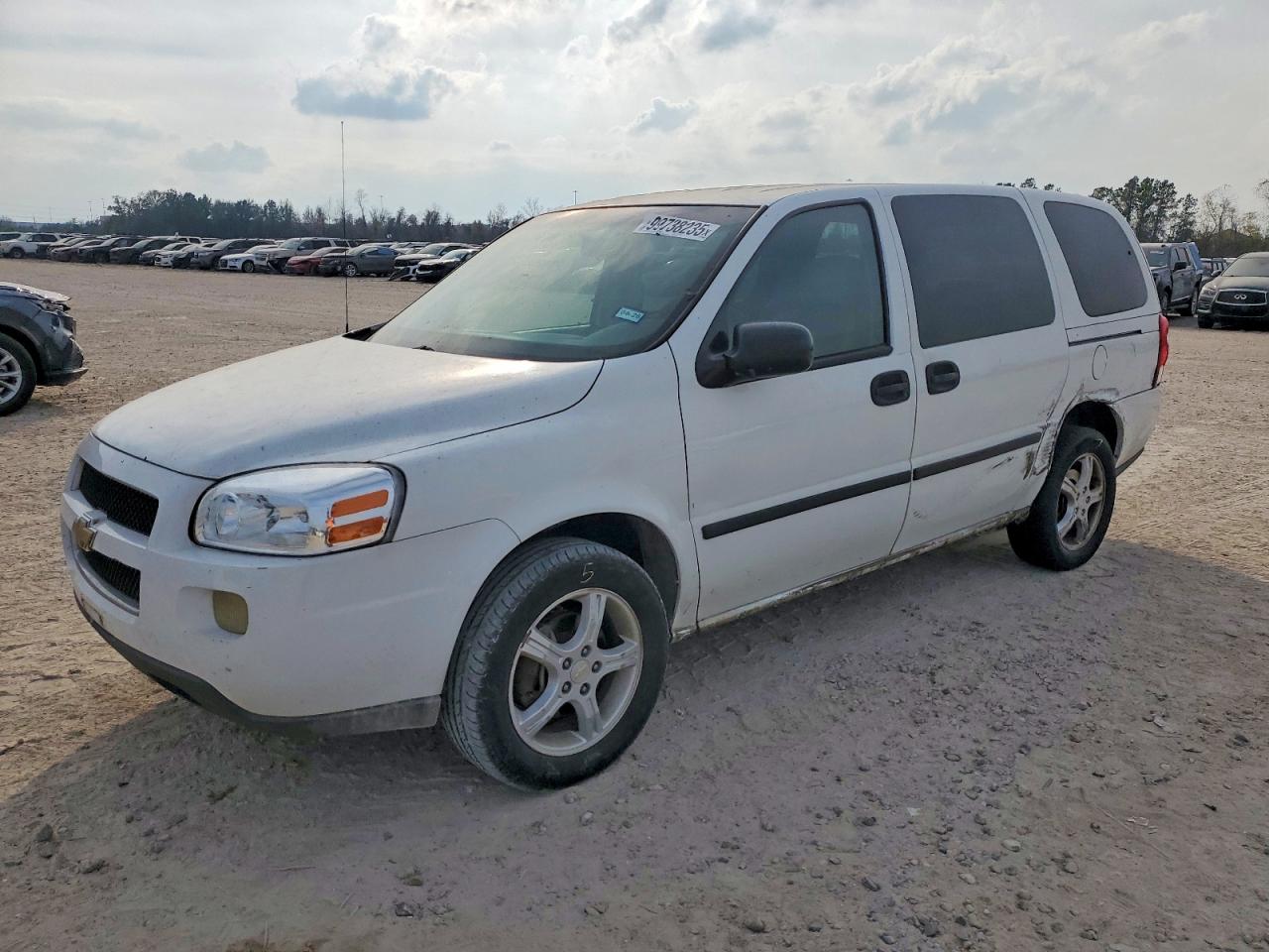 2005 Chevrolet Uplander, VIN 1GNDV03L85D274112 — Side