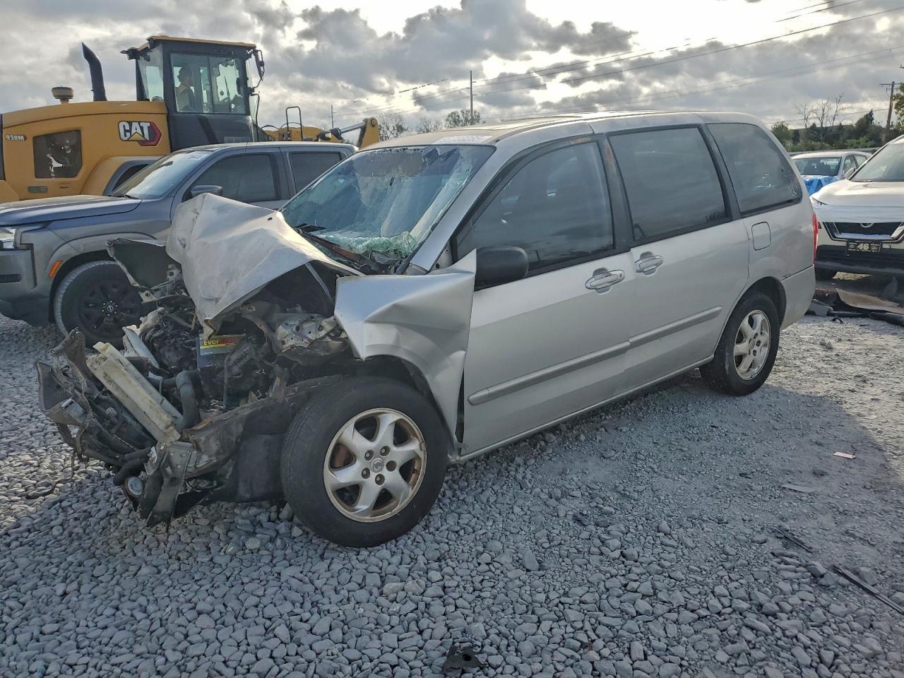 2000 Mazda MPV DX, VIN JM3LW28G2Y0105666 — Front end