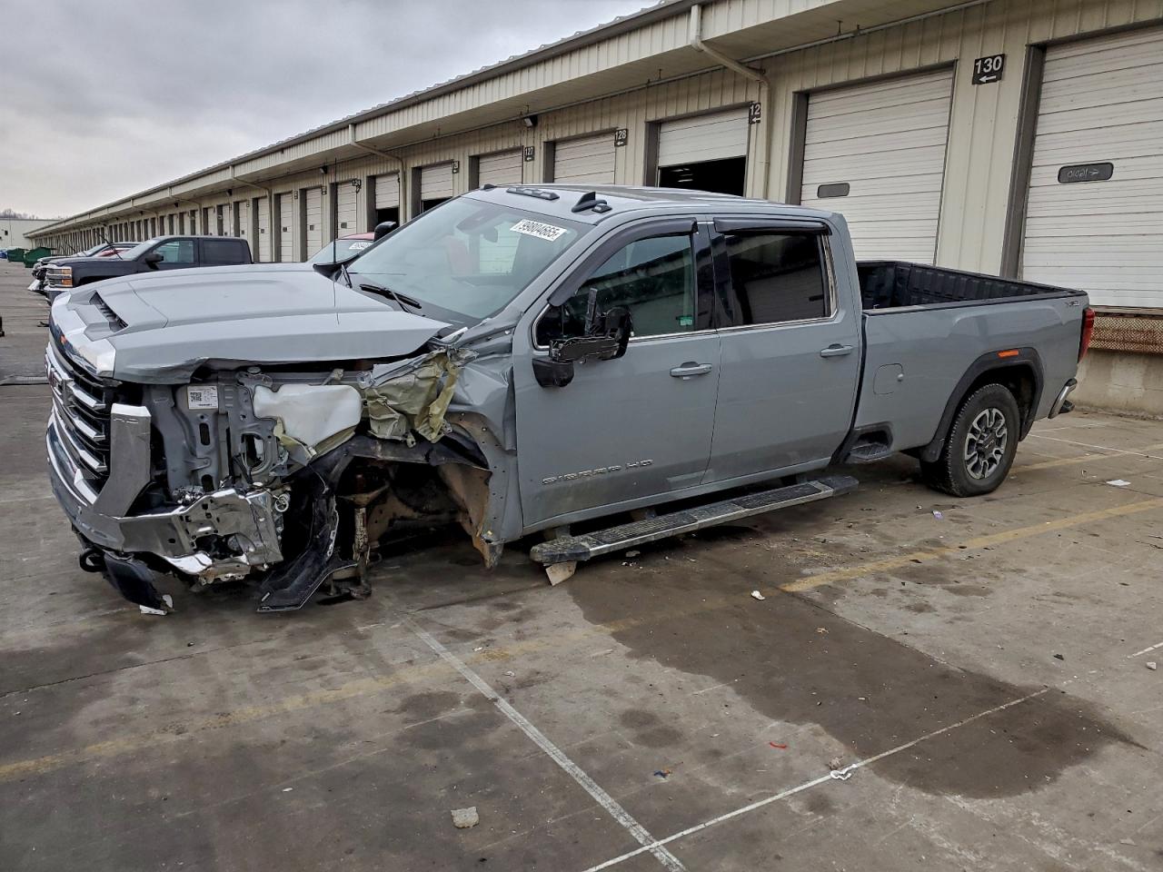 2025 GMC Sierra 2500HD SLE, VIN 1GT4UME72SF184067 — Front end