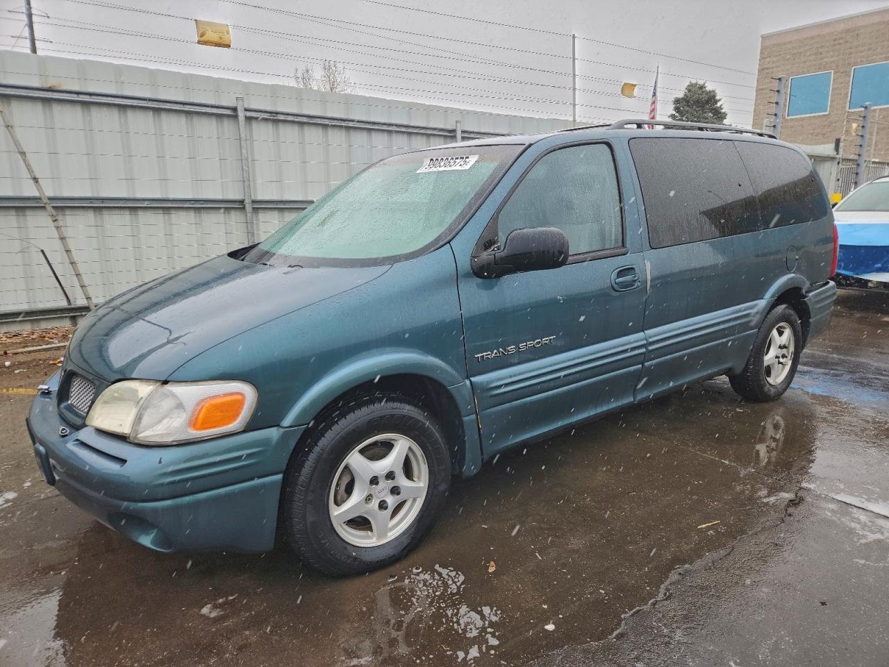 1997 Pontiac Trans Sport, VIN 1GMDX06E0VD134034 — Rear end