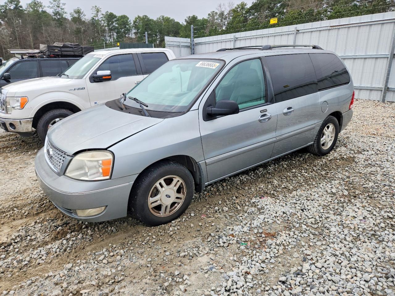 2007 Ford Freestar SEL, VIN 2FMZA52287BA18914 — Rear end