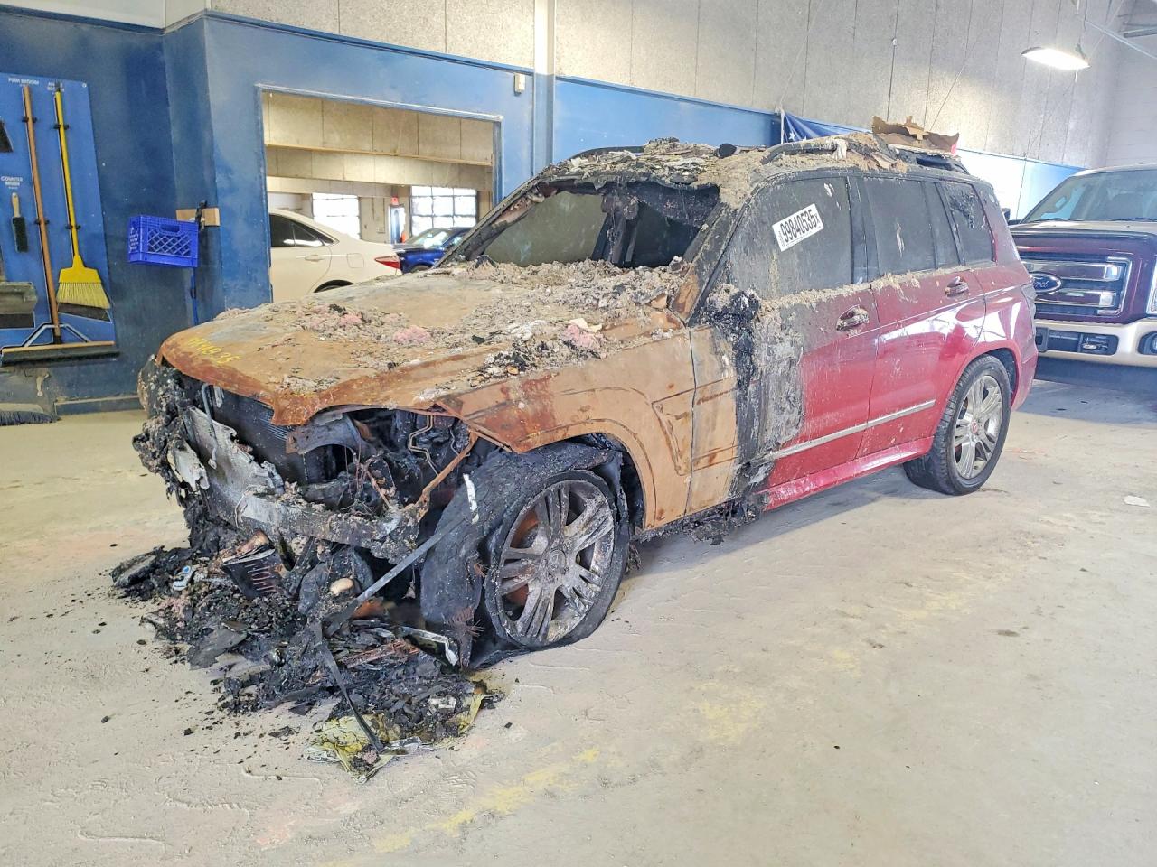 2013 Mercedes-Benz GLK 350, VIN WDCGG8JB9DG039959 — Engine fire