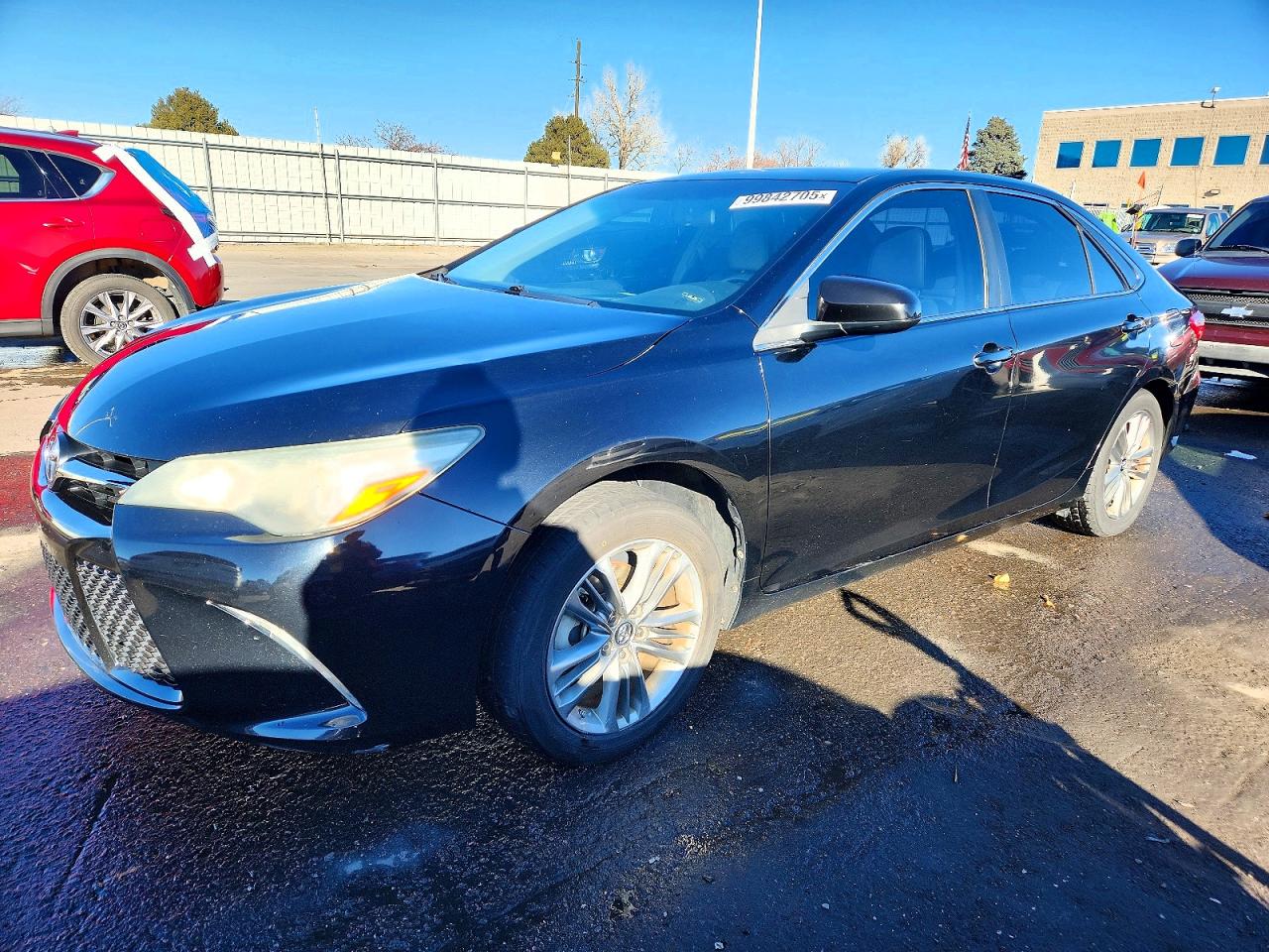 2016 Toyota Camry SE, VIN 4T1BF1FKXGU191608 — Front end