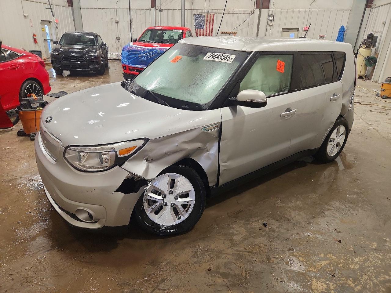 2016 Kia Soul, VIN KNDJP3AE4G7006476 — Front end