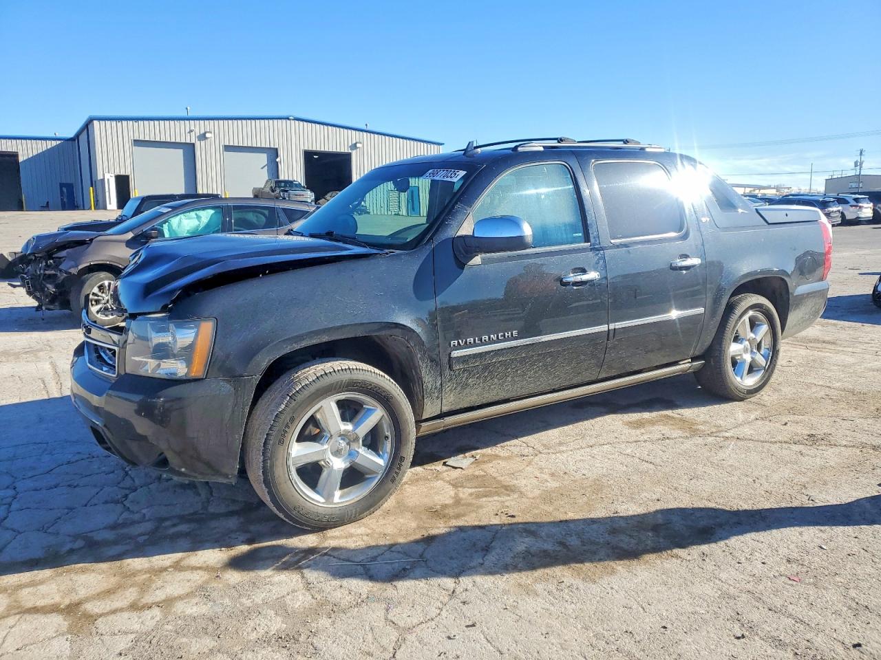 2012 Chevrolet Avalanche LTZ, VIN 3GNTKGE70CG241019 — Перед