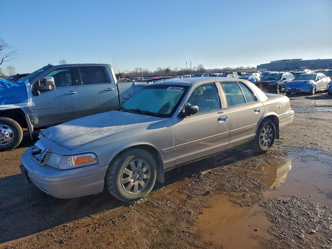 2008 Ford Crown Victoria LX, VIN 2FAFP74V58X128886 — Front end