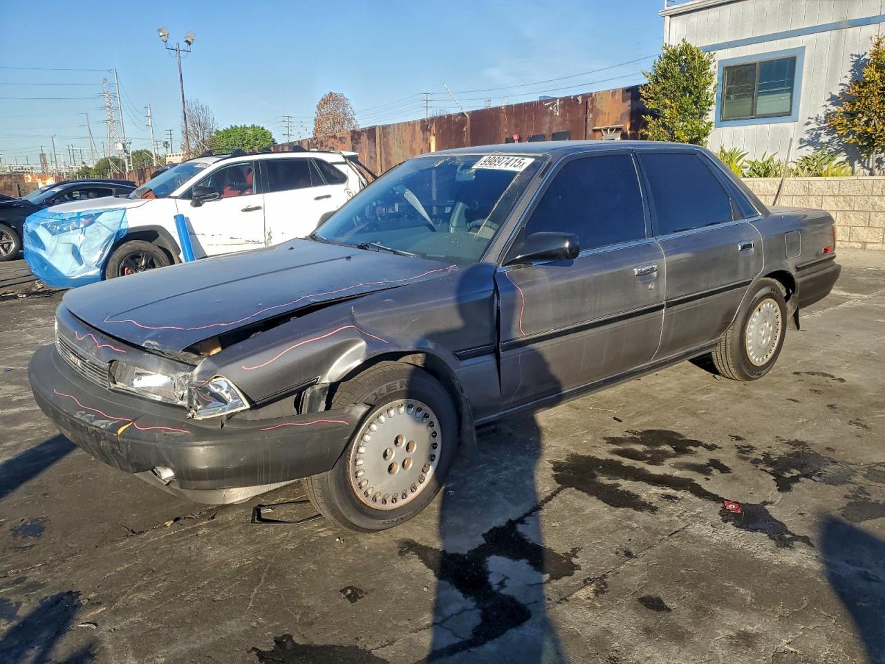 1989 Toyota Camry, VIN JT2SV21E9K3396312 — Front end