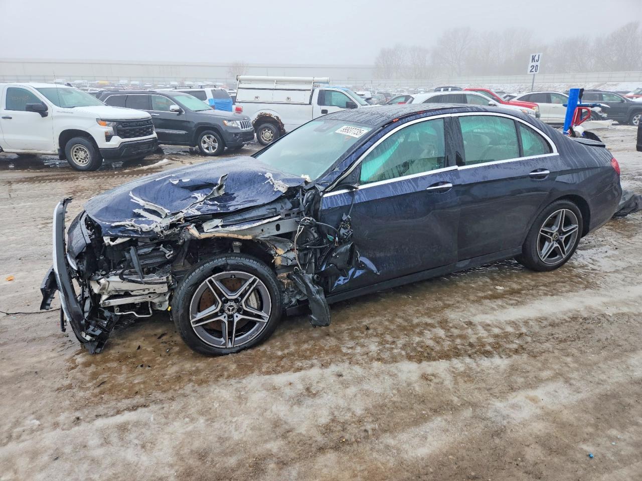 2023 Mercedes-Benz E 350, VIN W1KZF8EB3PB161350 — Фото с аукциона