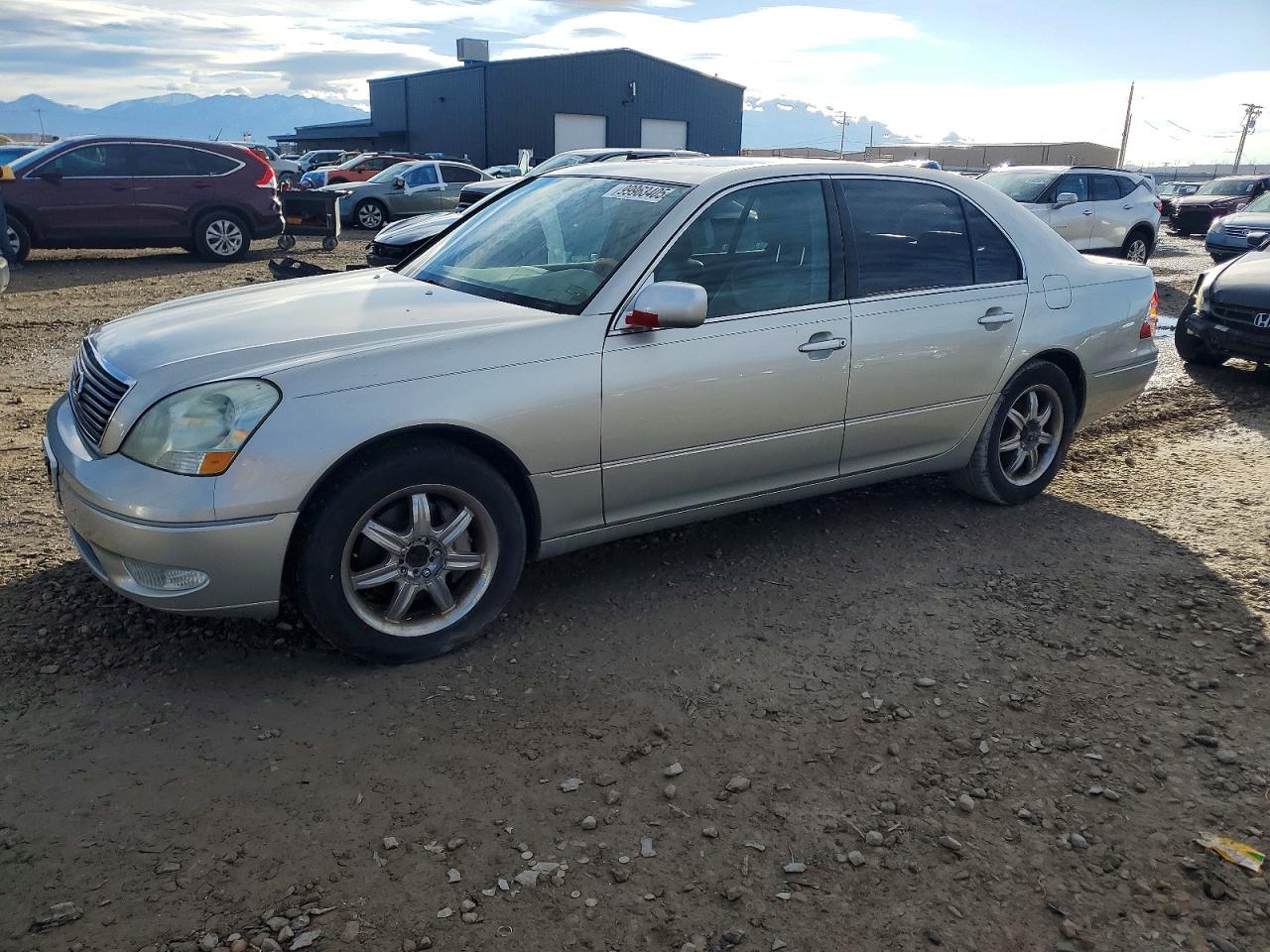 2001 Lexus LS 430, VIN JTHBN30F110035713 — Rear end