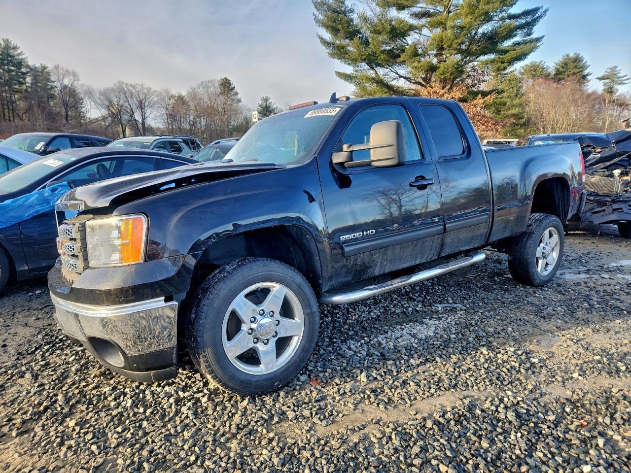 2012 GMC Sierra 2500HD SLT, VIN 1GT221C8XCZ310540 — Front end