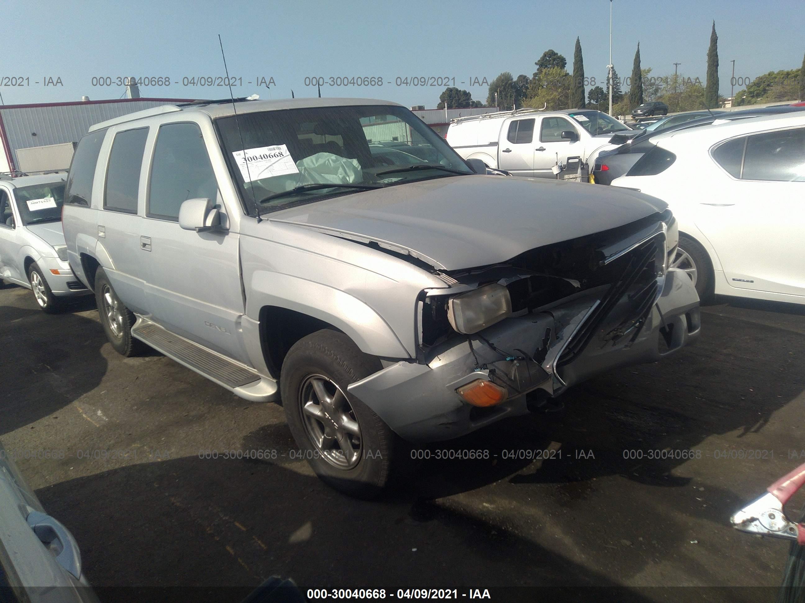 2000 GMC Denali, VIN 1GKEK13R7YR157794 — Перед