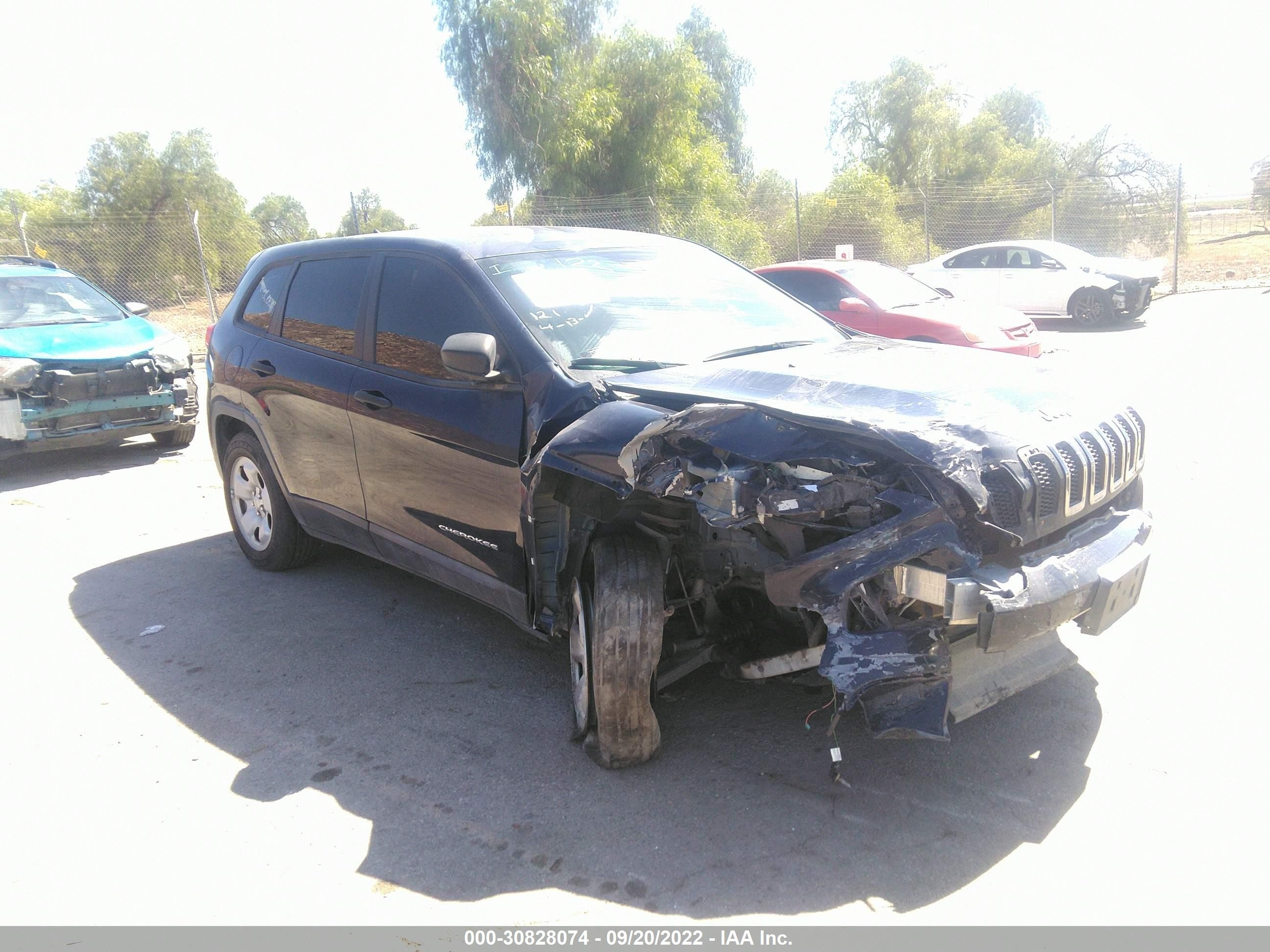 2014 Jeep Cherokee Sport, VIN 1C4PJMAB4EW233726 — Перед