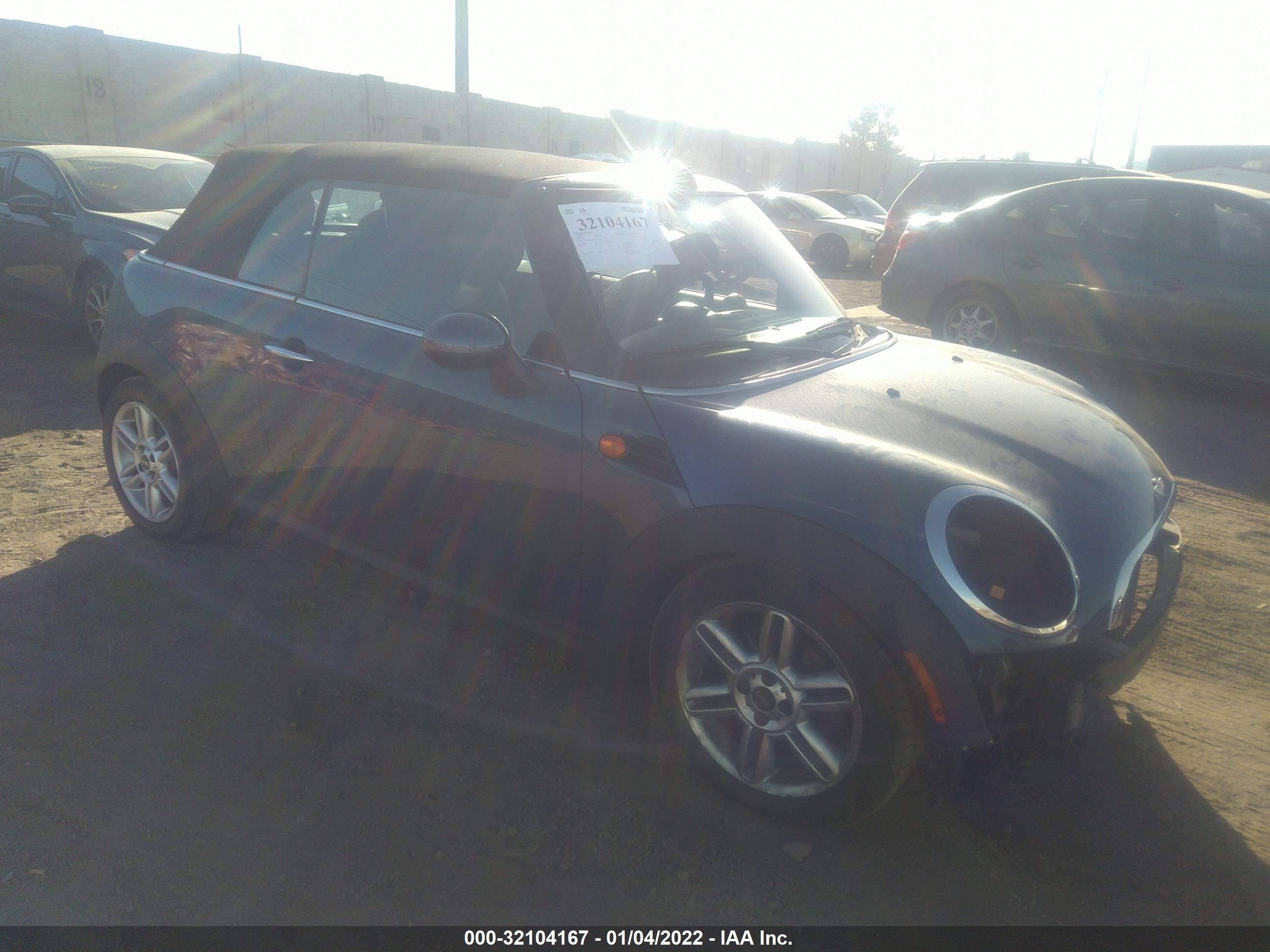 2011 MINI Convertible, VIN WMWZN3C53BT133254 — Front end