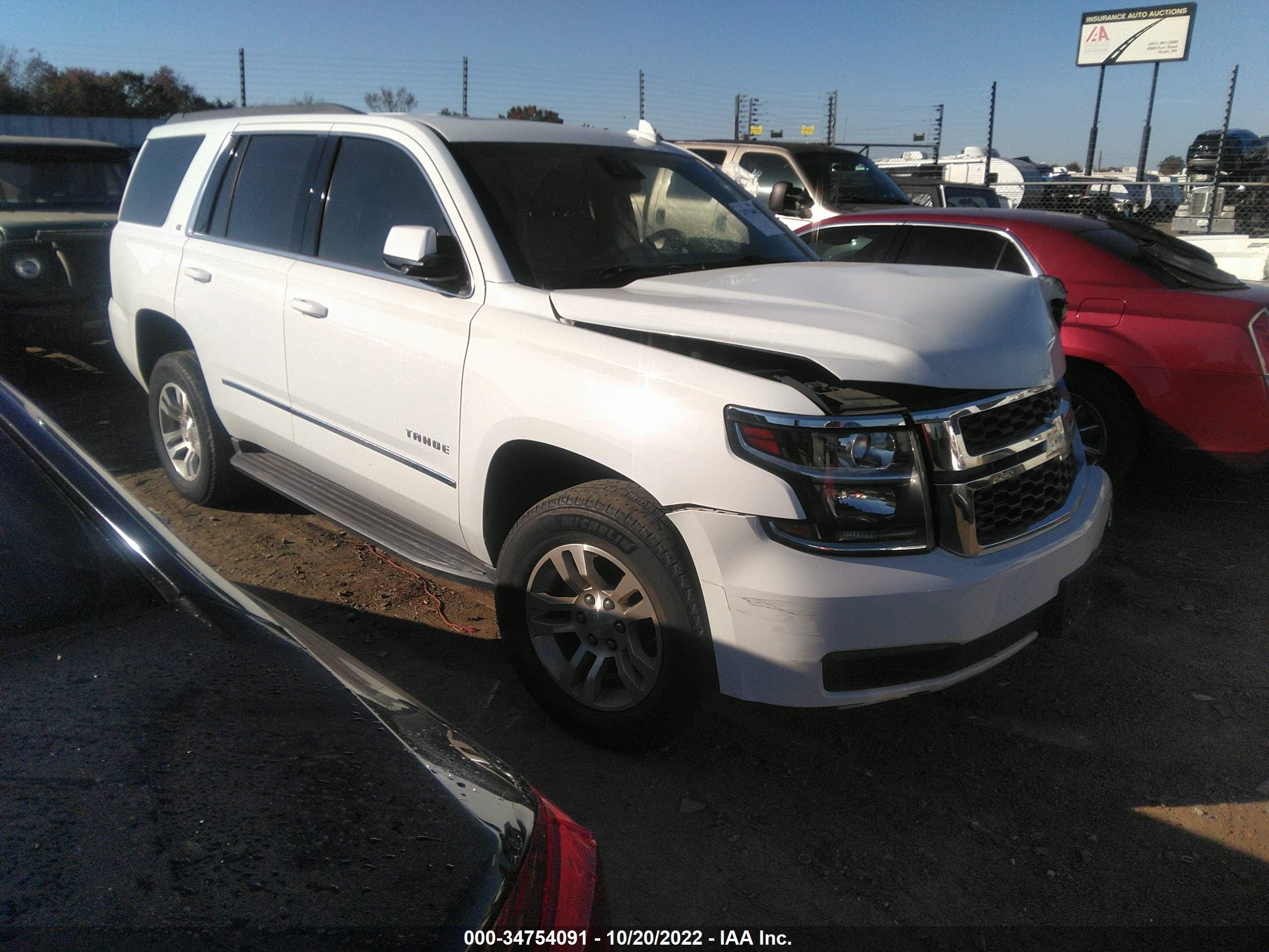 2017 Chevrolet Tahoe LT, VIN 1GNSCBKC0HR290242 — Front end
