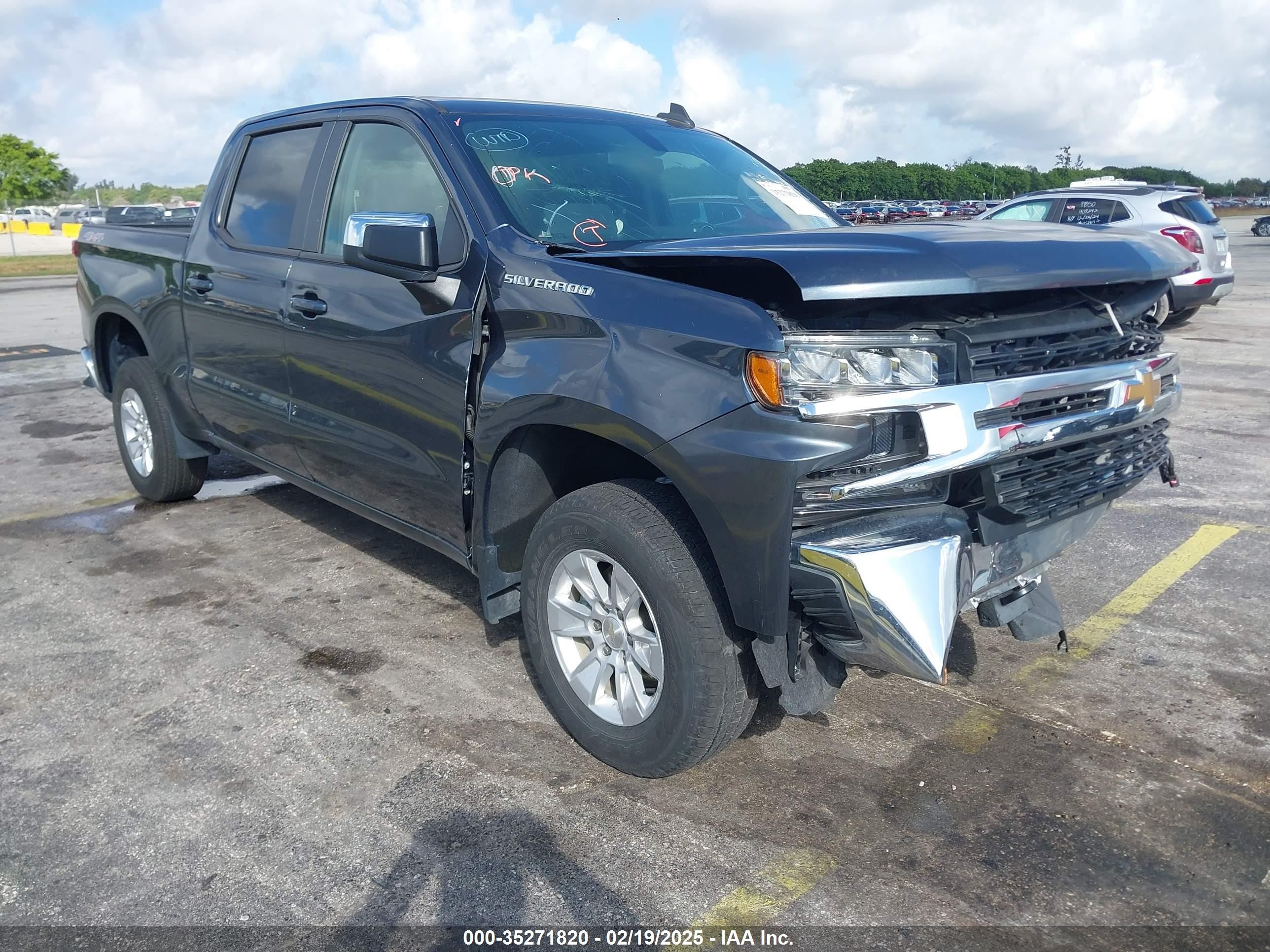 2021 Chevrolet Silverado 1500 LT, VIN 1GCUYDEDXMZ241627 — All over