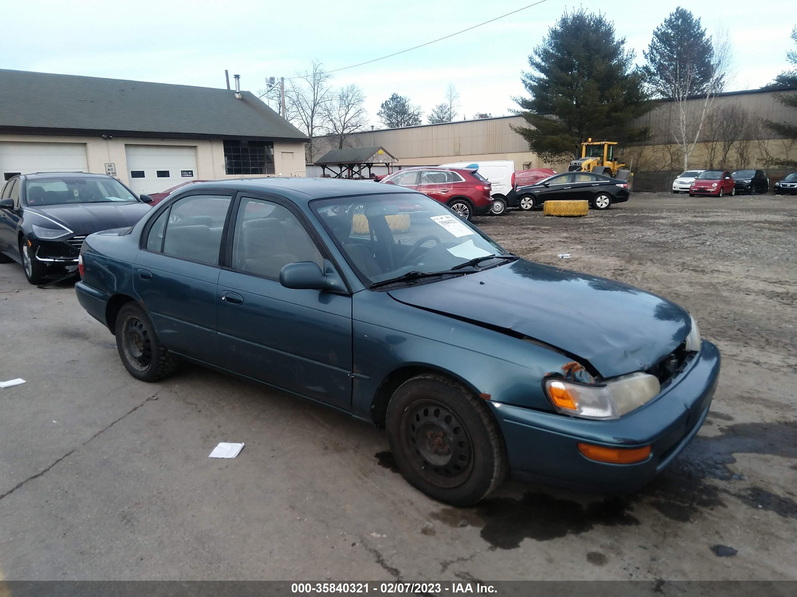 1996 Toyota Corolla DX, VIN 2T1BB02E0TC141611 — Front end