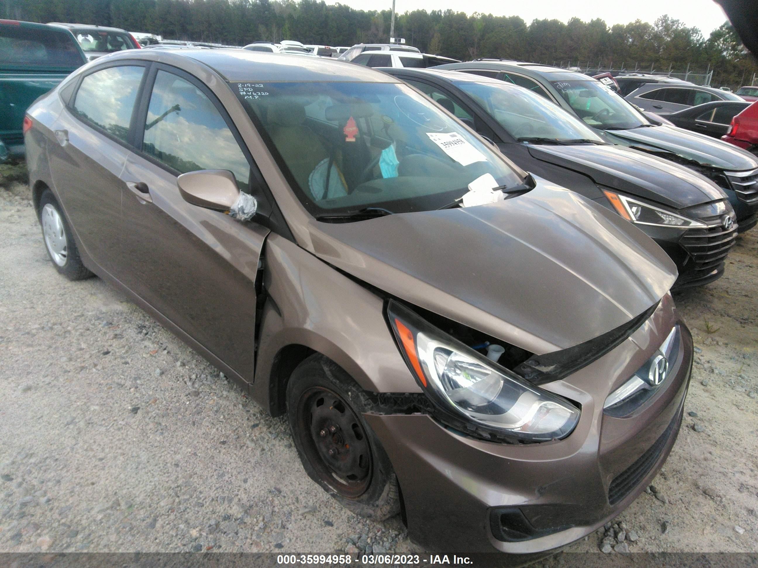 2014 Hyundai Accent GLS, VIN KMHCT4AE3EU686472 — Перед