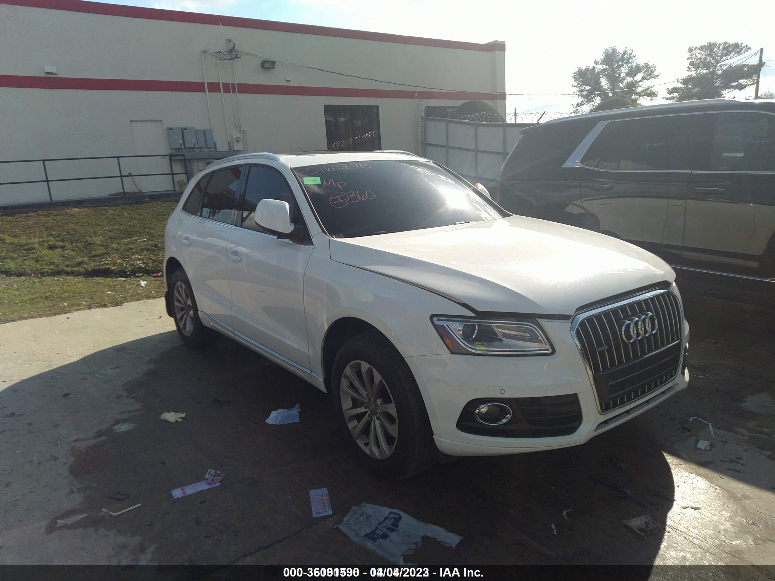 2014 Audi Q5 Premium Plus, VIN WA1LFAFPXEA033945 — Пожар в салоне