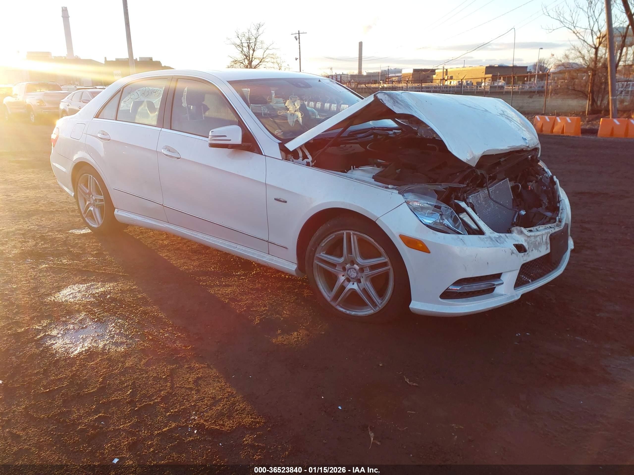 2012 Mercedes-Benz E 350 Sport, VIN WDDHF8JB0CA532451 — Front end