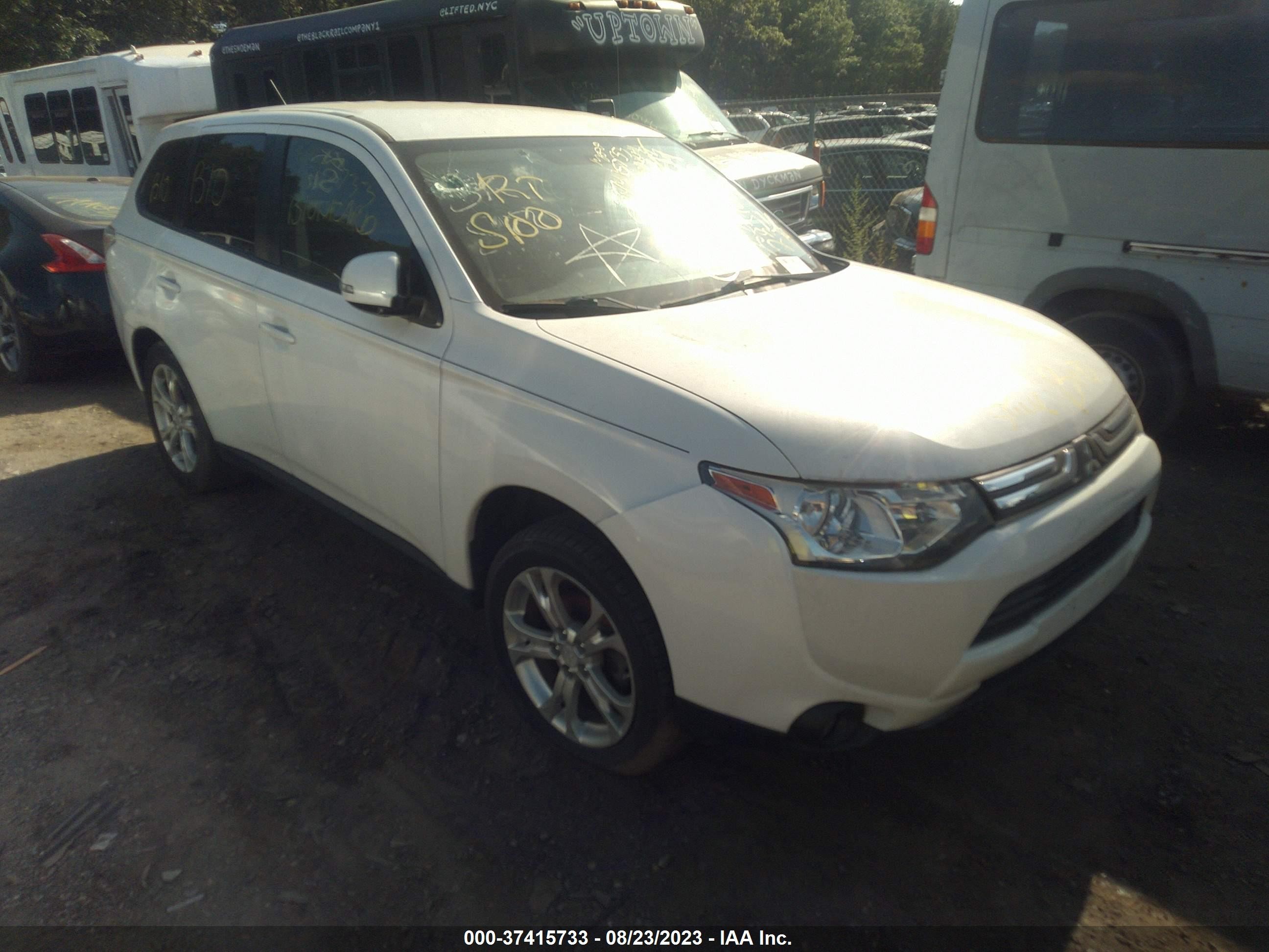 2014 Mitsubishi Outlander SE, VIN JA4AD3A37EZ011951 — Biohazard / chemical
