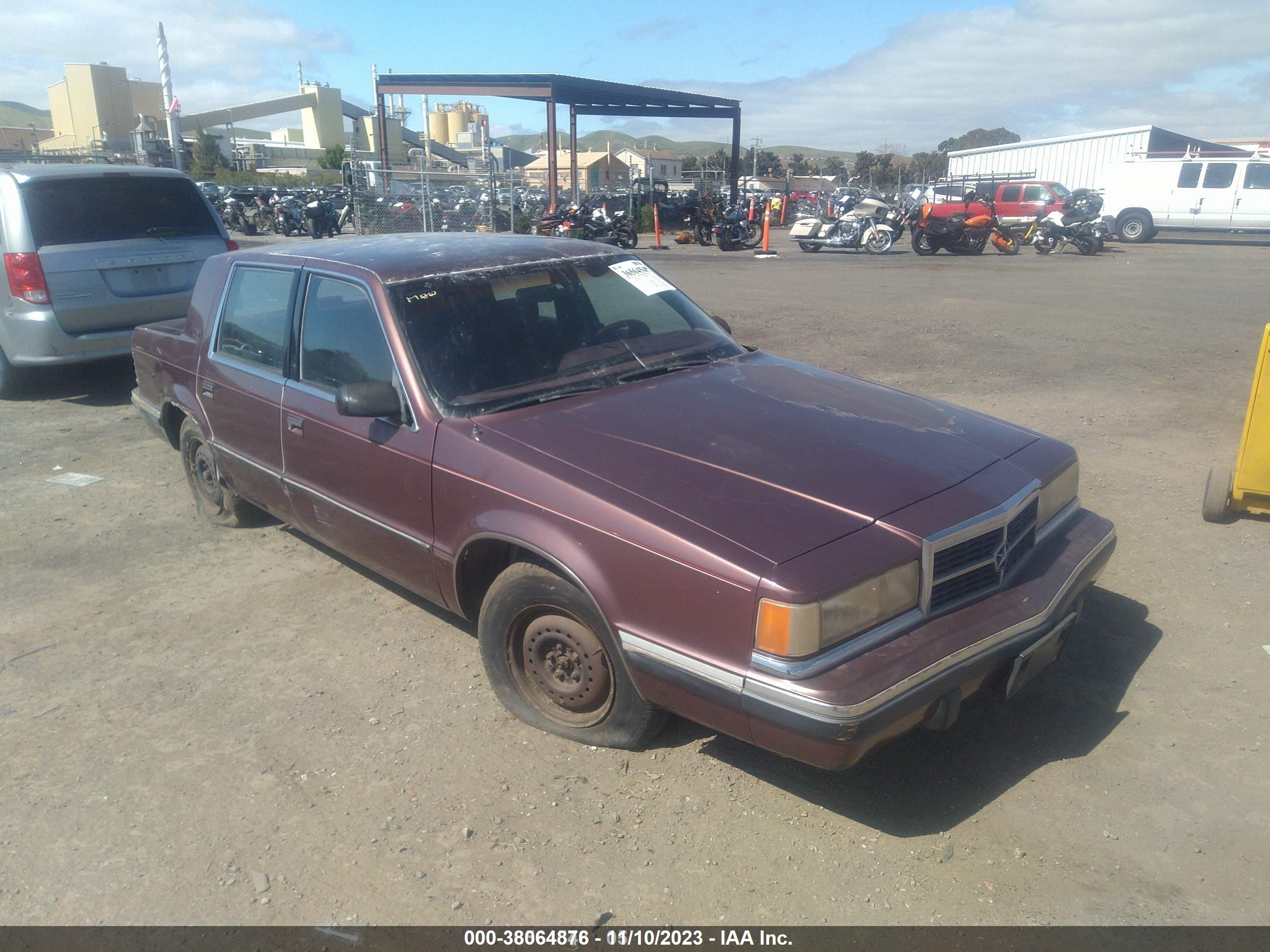 1991 Dodge Dynasty, VIN 1B3XC46R8MD148108 — Бок