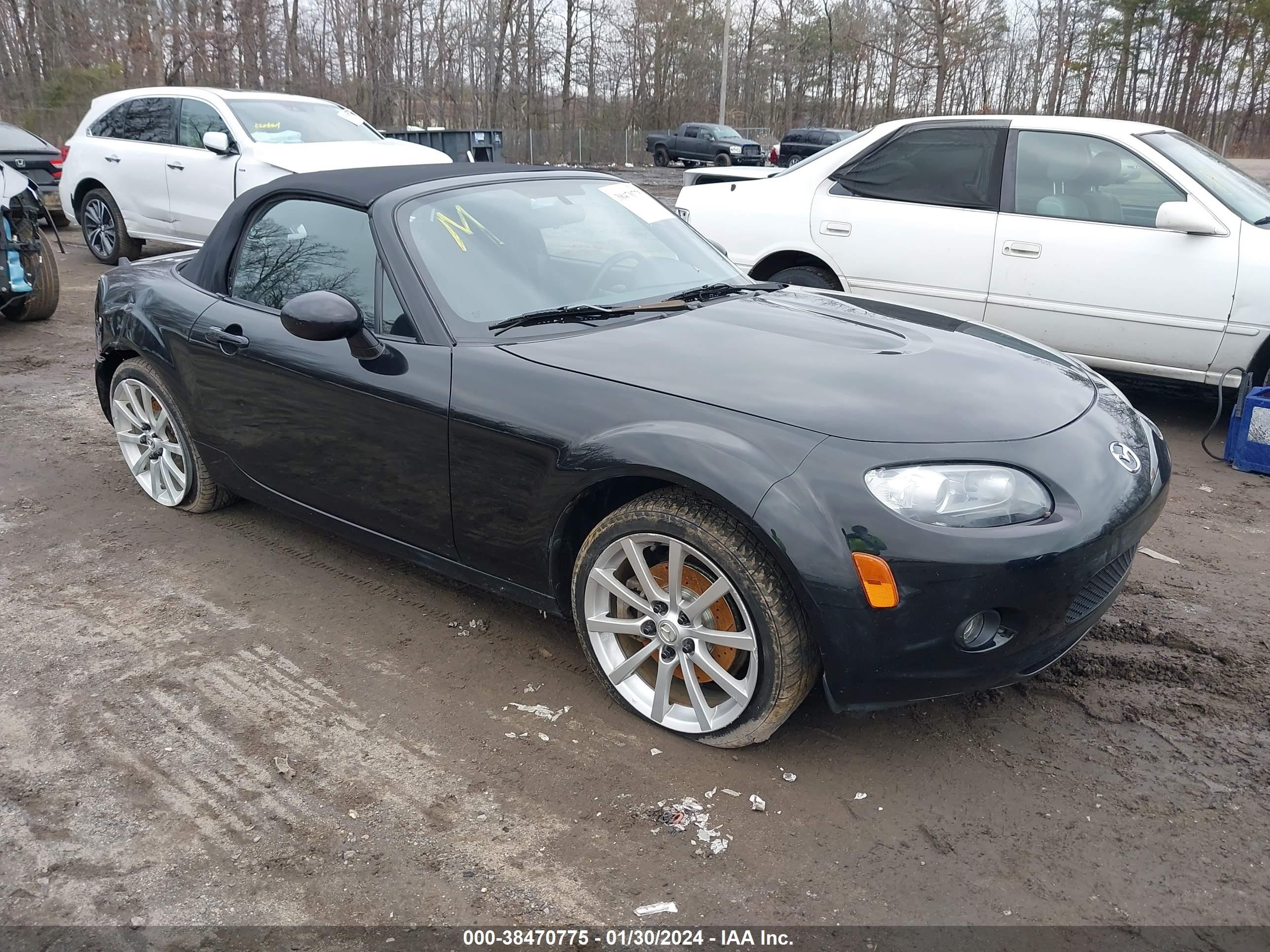 2006 Mazda MX-5 Miata Grand Touring, VIN JM1NC25F360118266 — Side