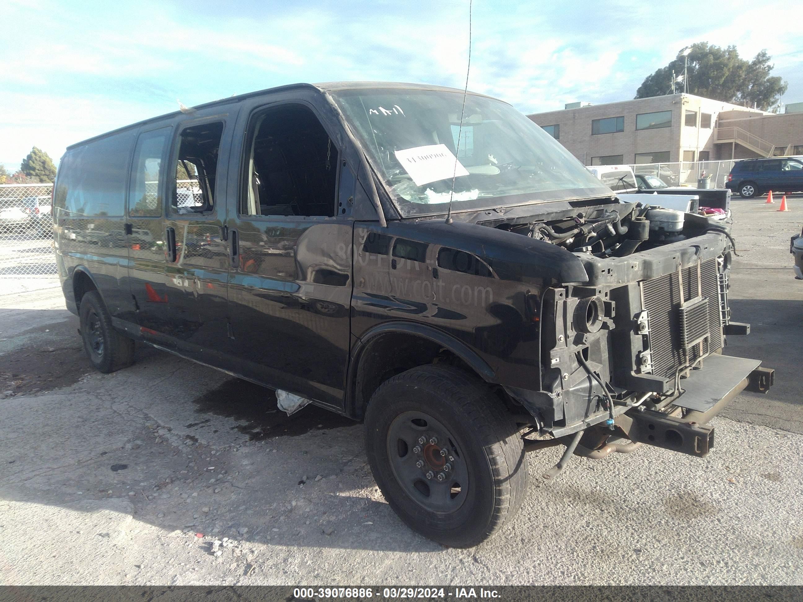 2011 Chevrolet Express 3500, VIN 1GCZGUCA5B1111901 — All over