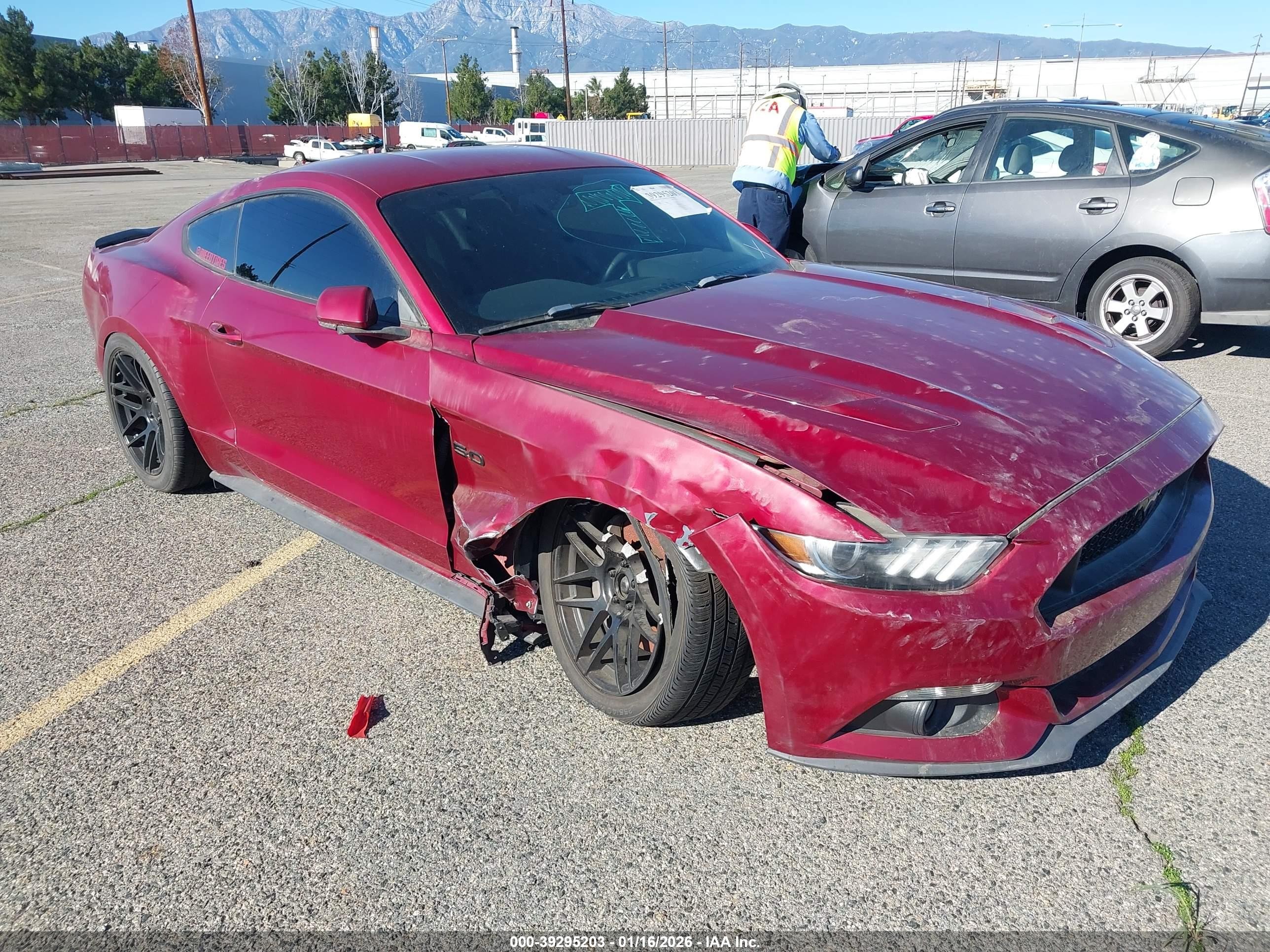 2016 Ford Mustang GT, VIN 1FA6P8CF8G5256961 — Side