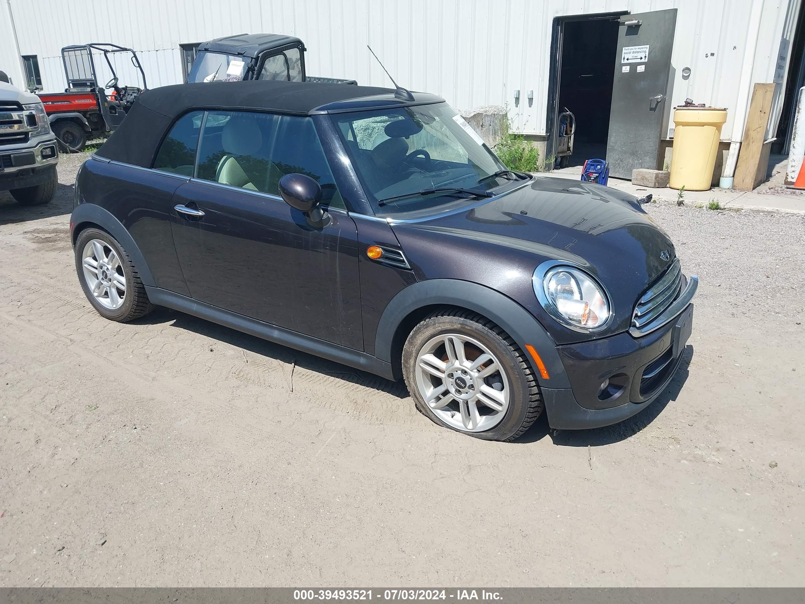 2015 MINI Convertible, VIN WMWZN3C55FT863012 — Перед