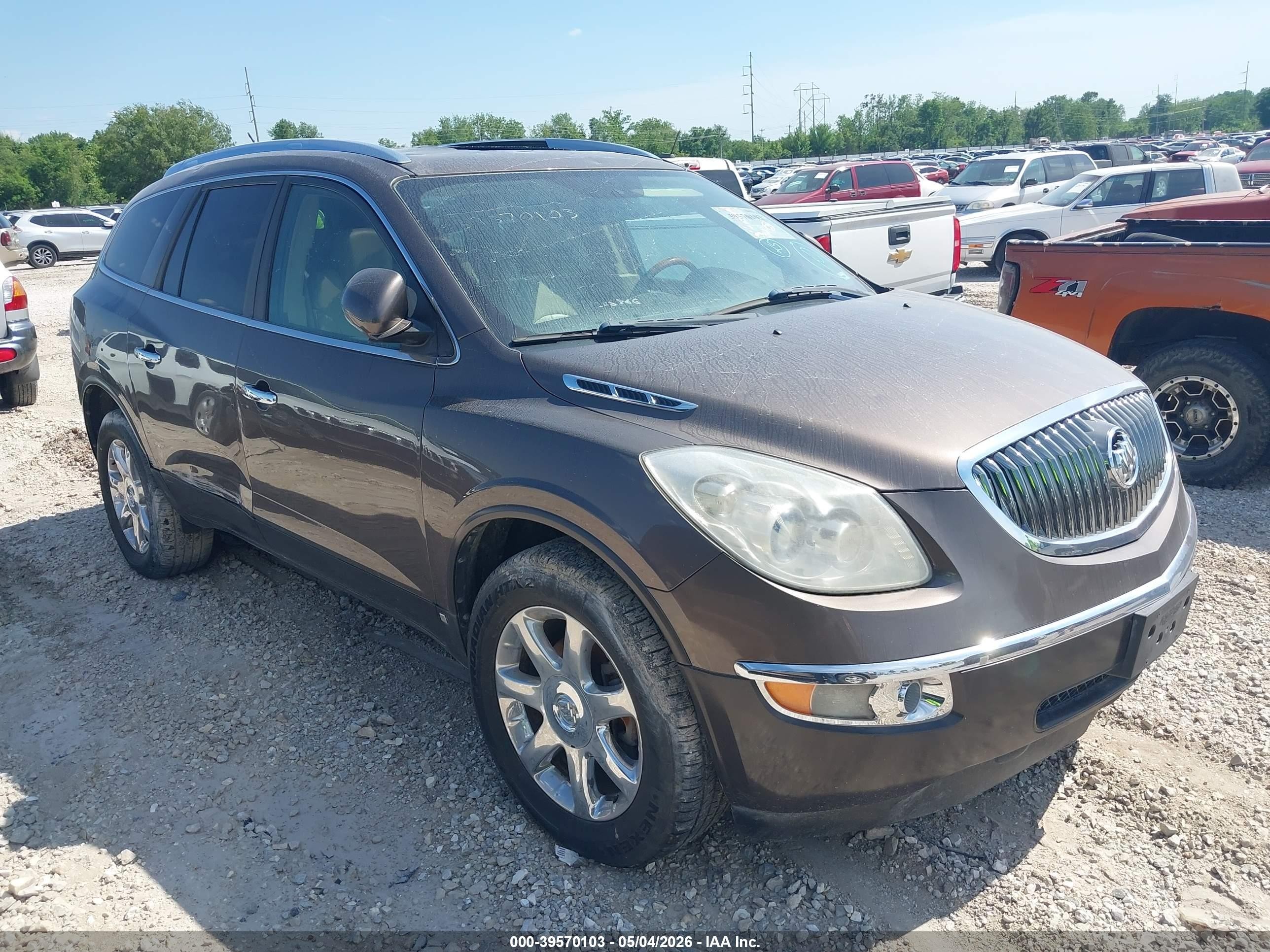 2010 Buick Enclave CXL 1XL, VIN 5GALRBED3AJ100682 — Бок