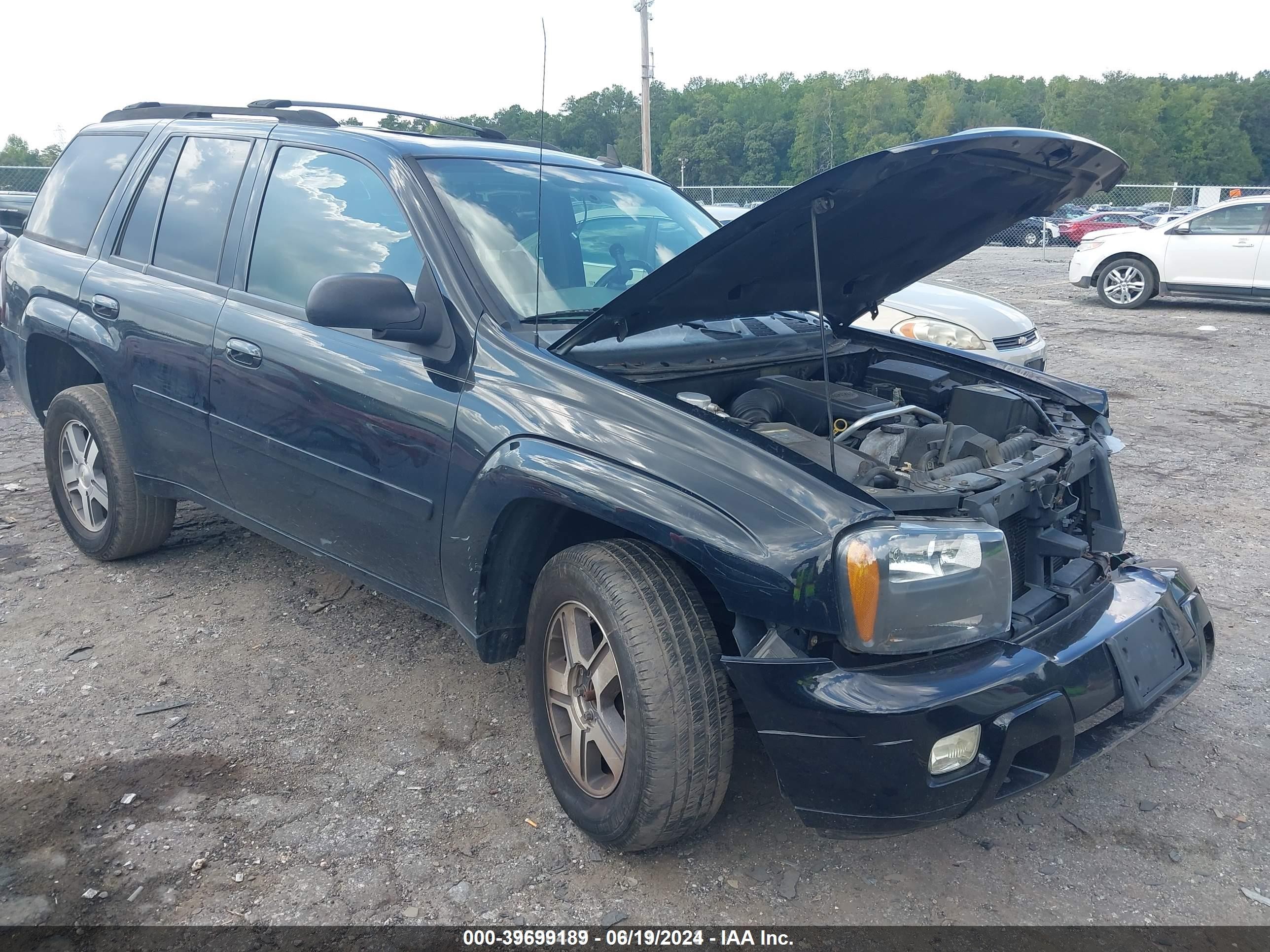 2006 Chevrolet TrailBlazer LT, VIN 1GNDT13S662235731 — Front end
