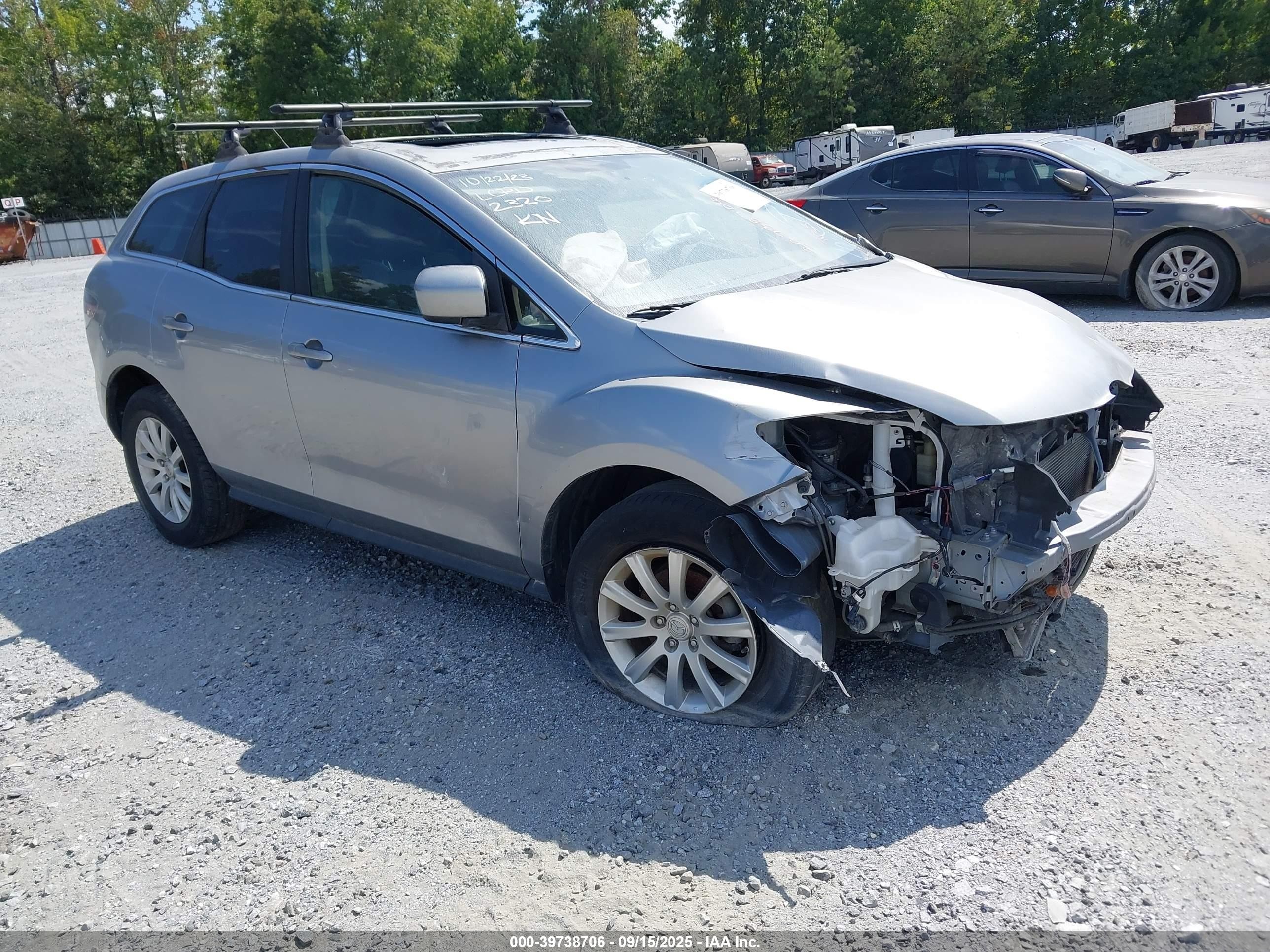 2011 Mazda CX-7 i Sport, VIN JM3ER2B57B0402320 — Front end