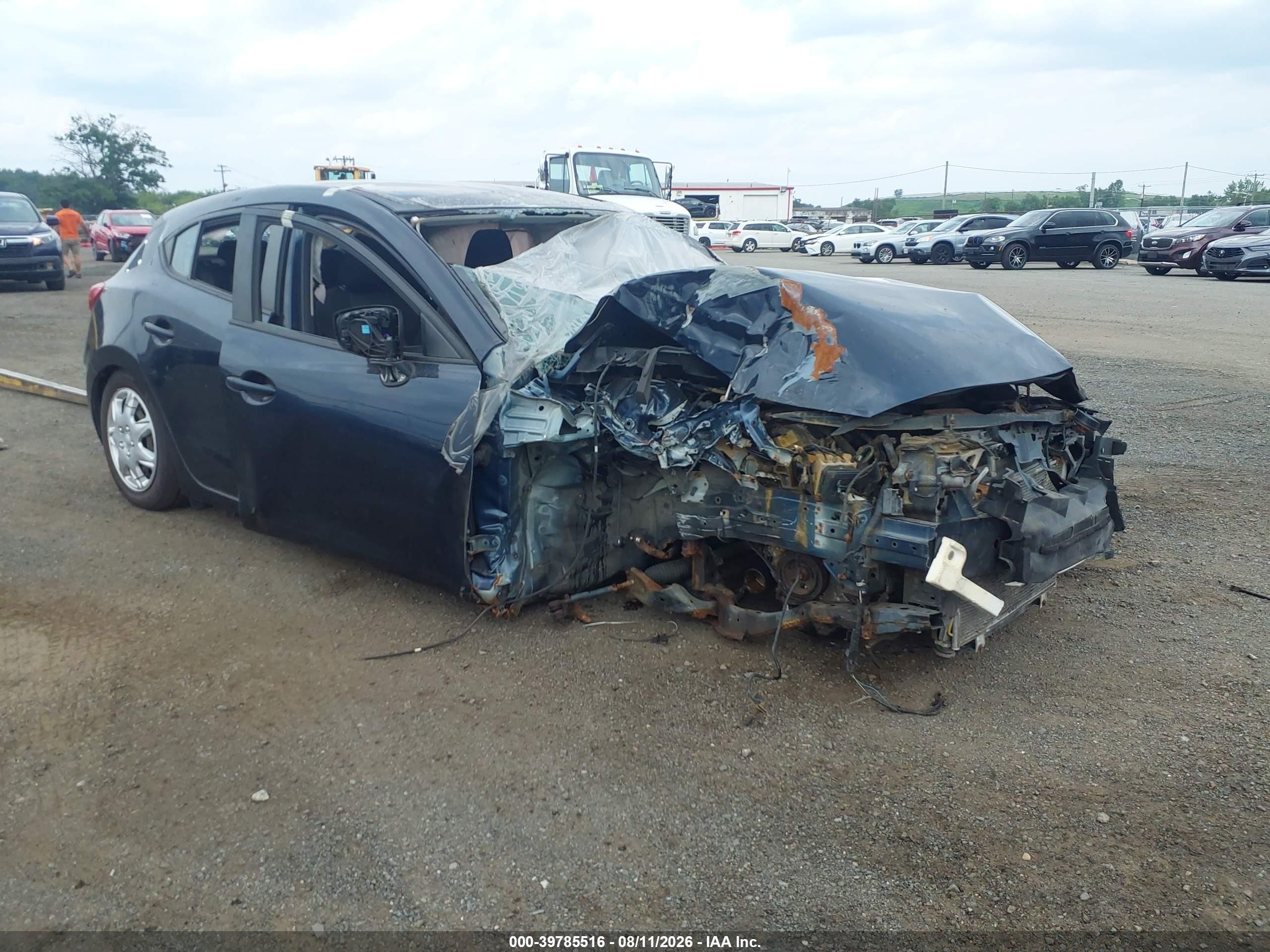 2014 Mazda 3 i Sport, VIN JM1BM1K72E1154319 — Front end