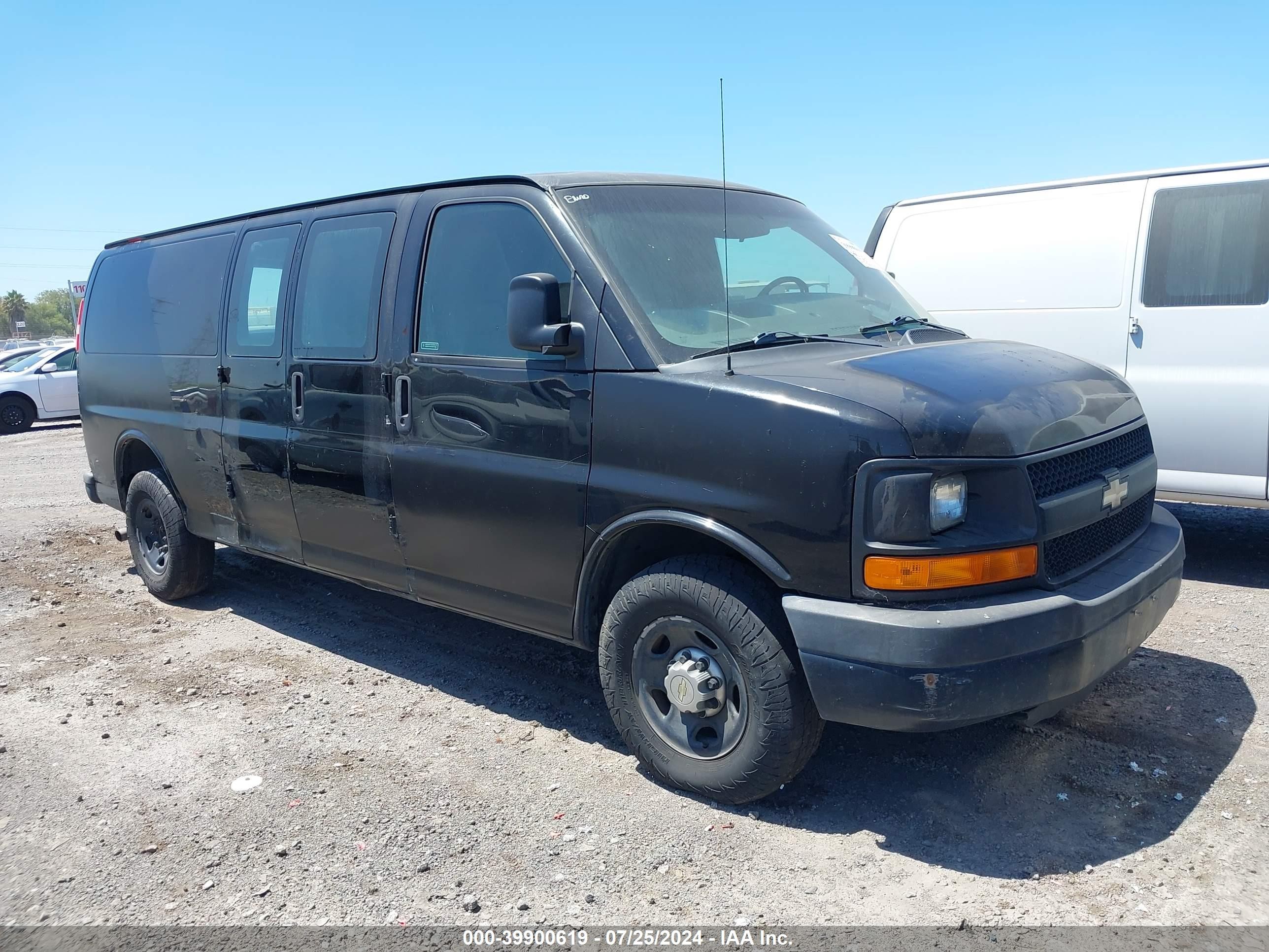 2011 Chevrolet Express 3500, VIN 1GCZGUCA8B1165449 — Rear end