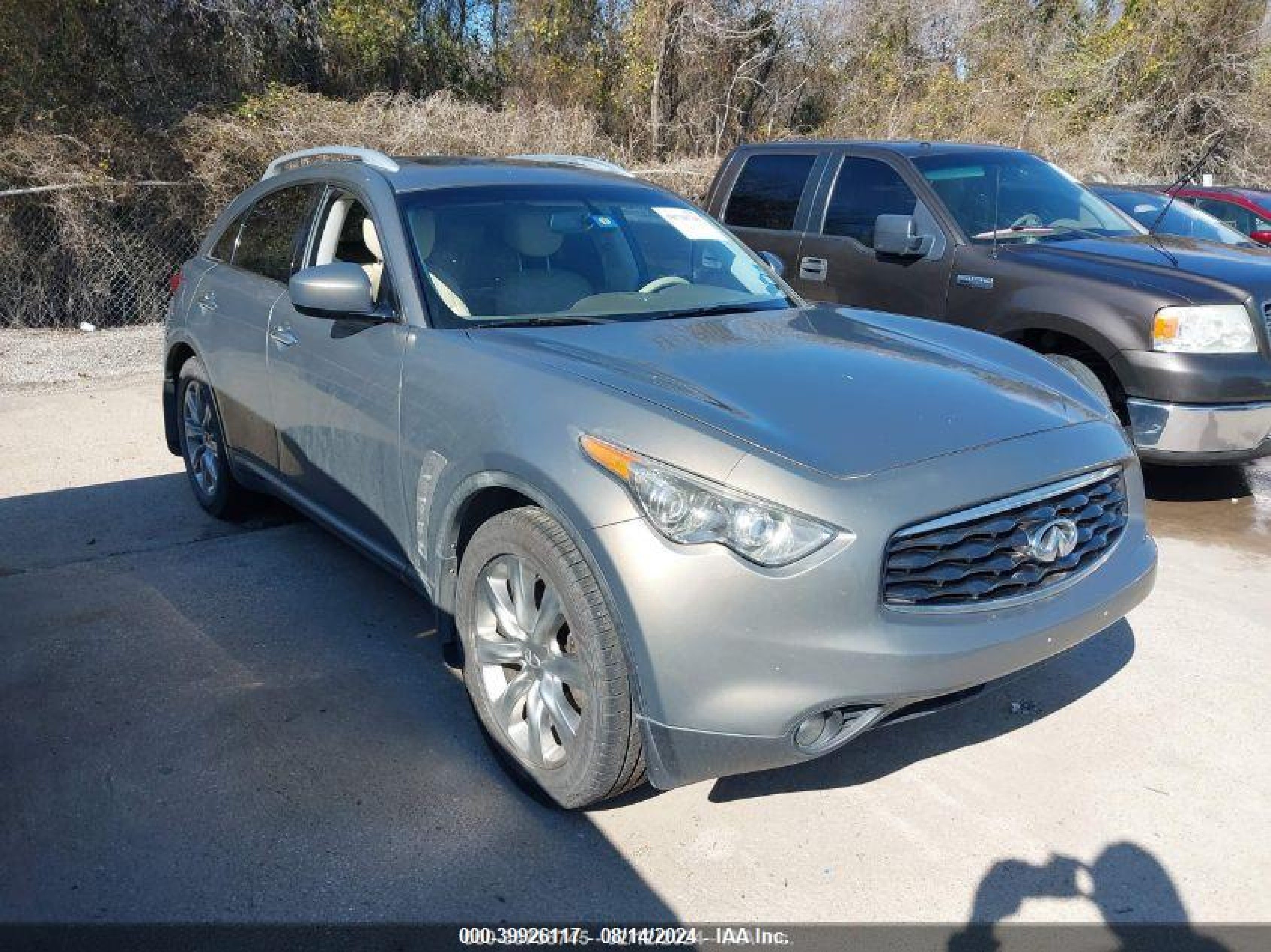 2009 Infiniti FX, VIN JNRAS18U29M103289 — Front end